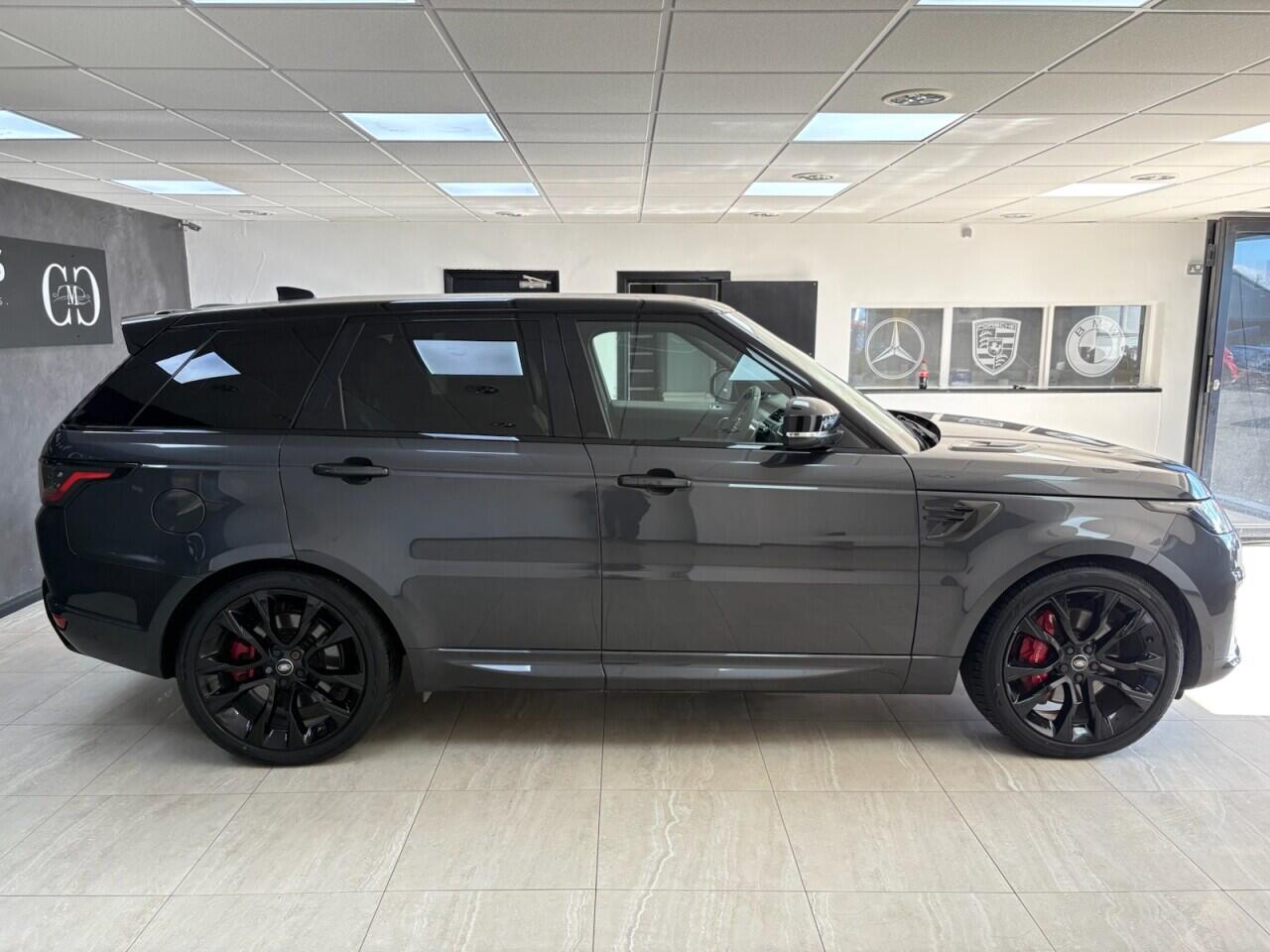 Land Rover Range Rover Sport view 2