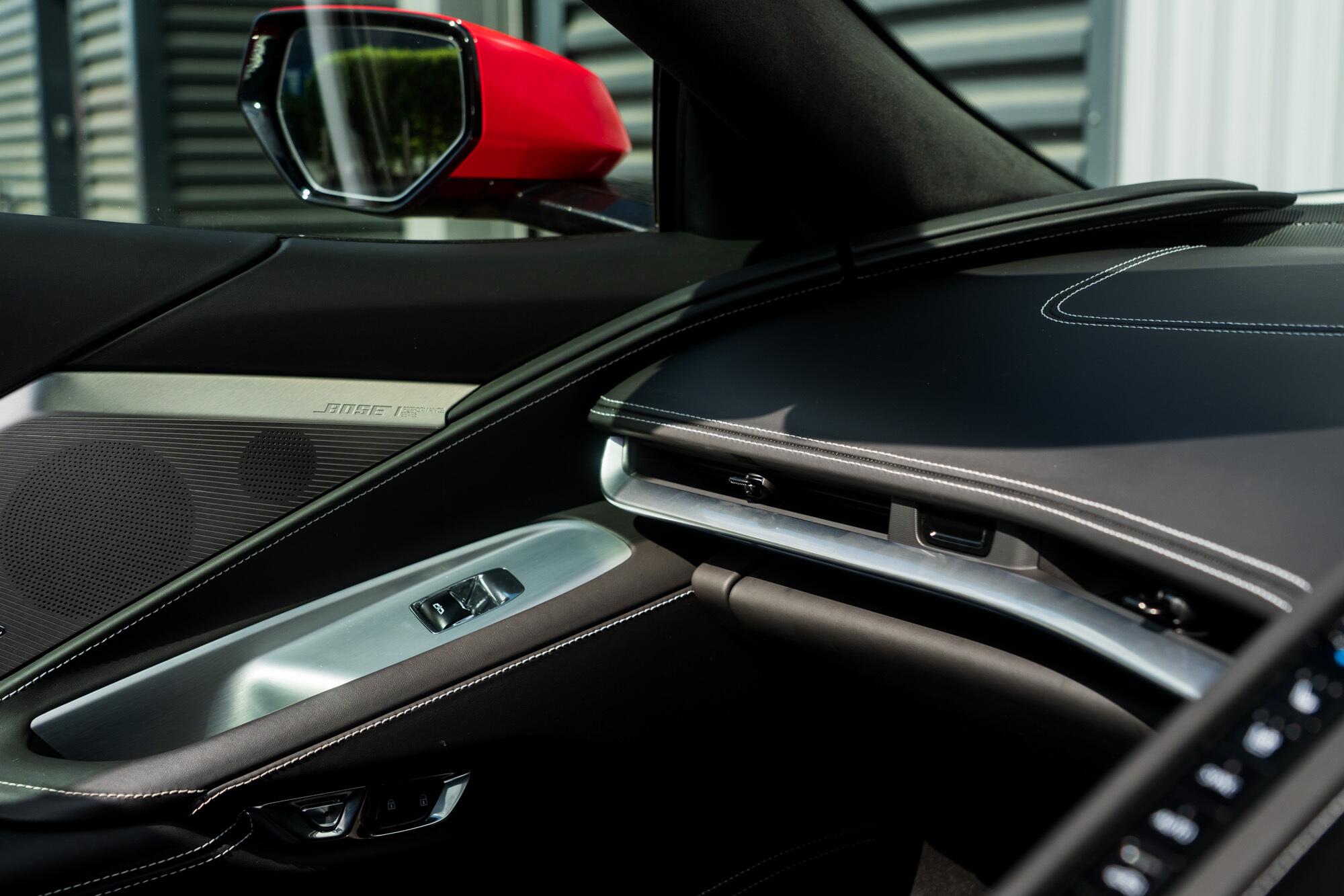 Chevrolet Corvette Stingray view 13