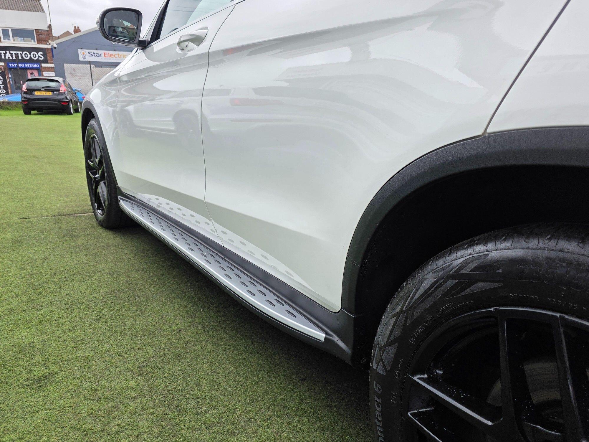 Mercedes-Benz GLC view 23