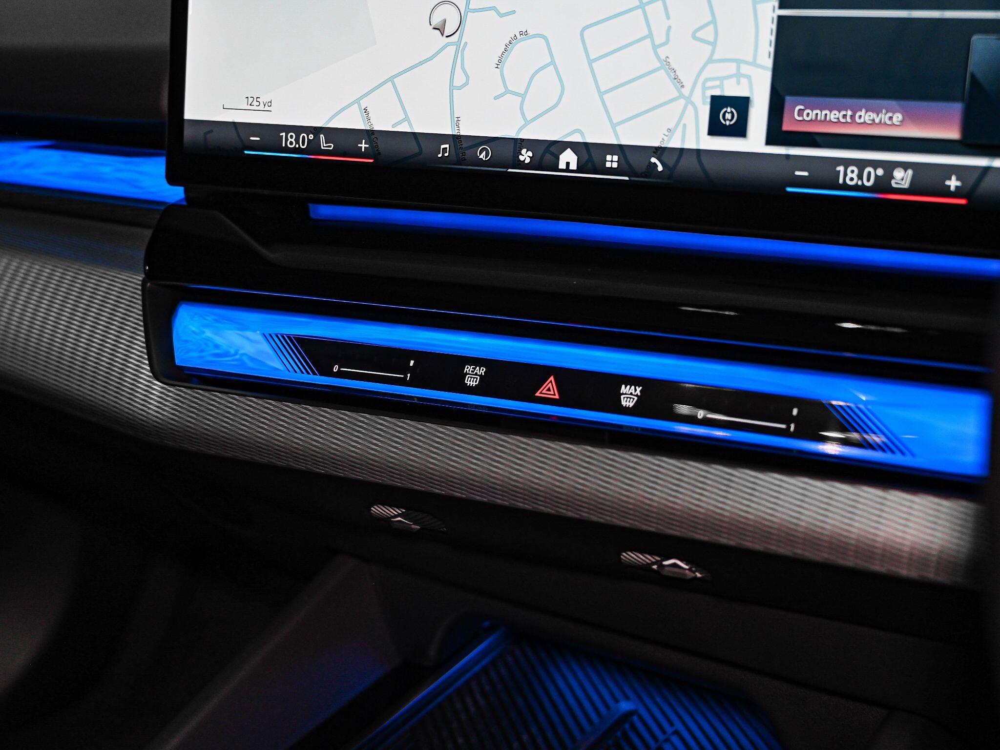 BMW 5 Series view 19