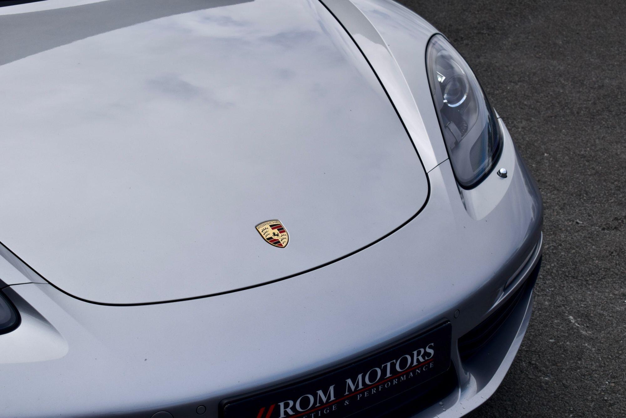 Porsche Cayman view 38