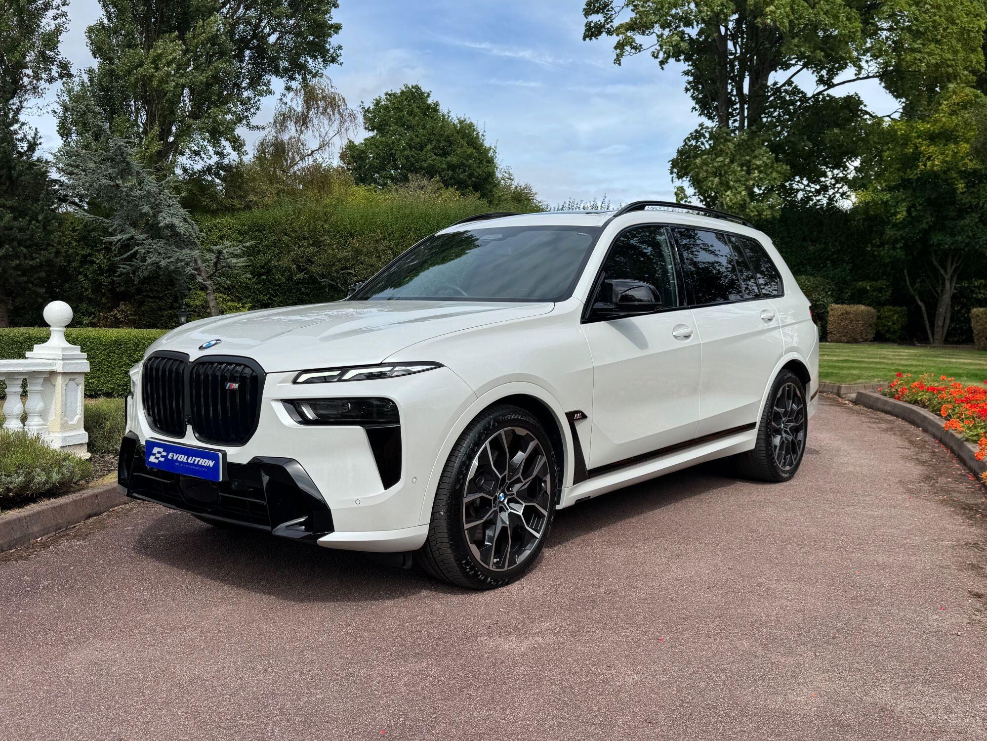 BMW X7 view 3