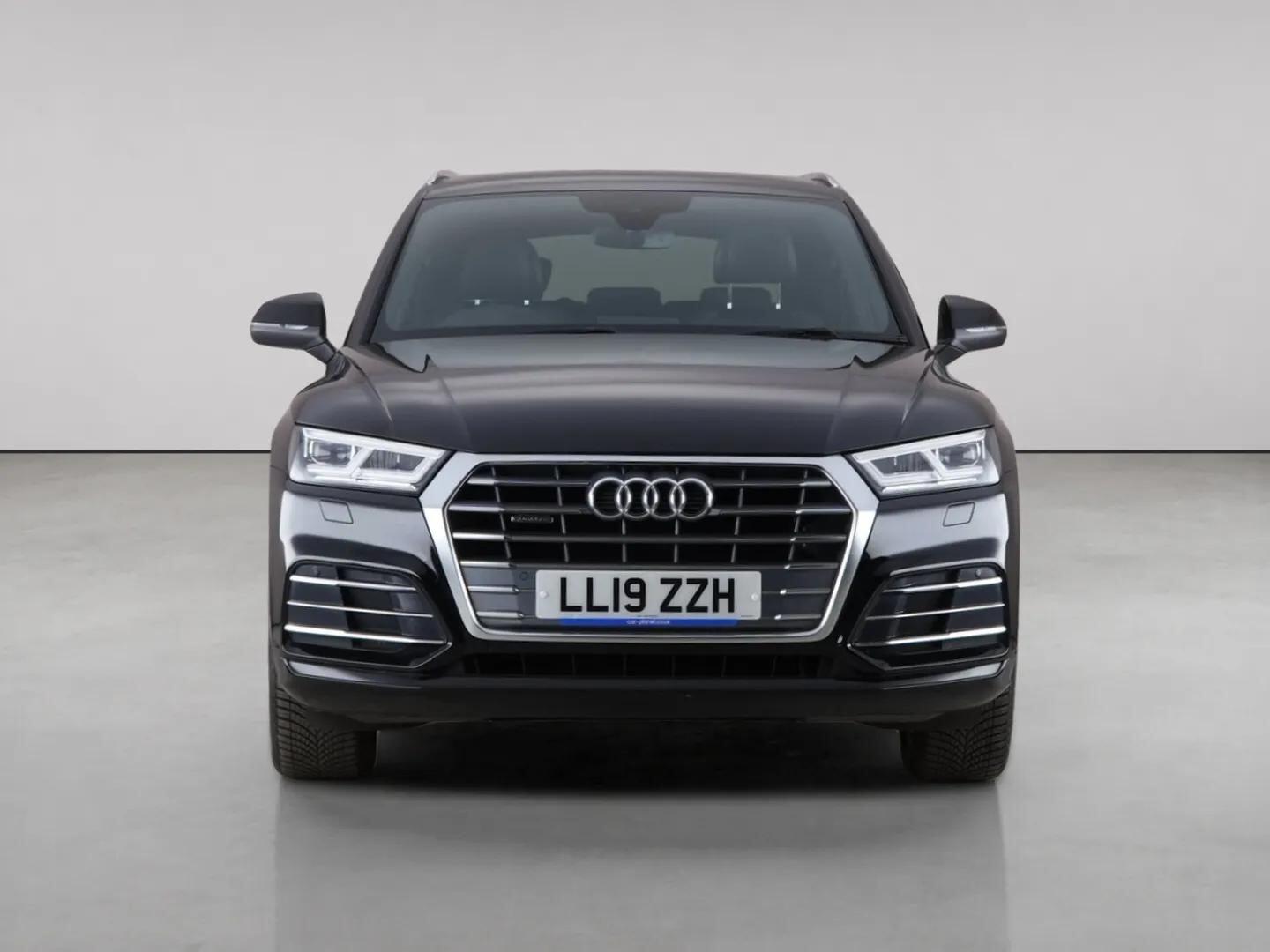 Audi Q5 view 5