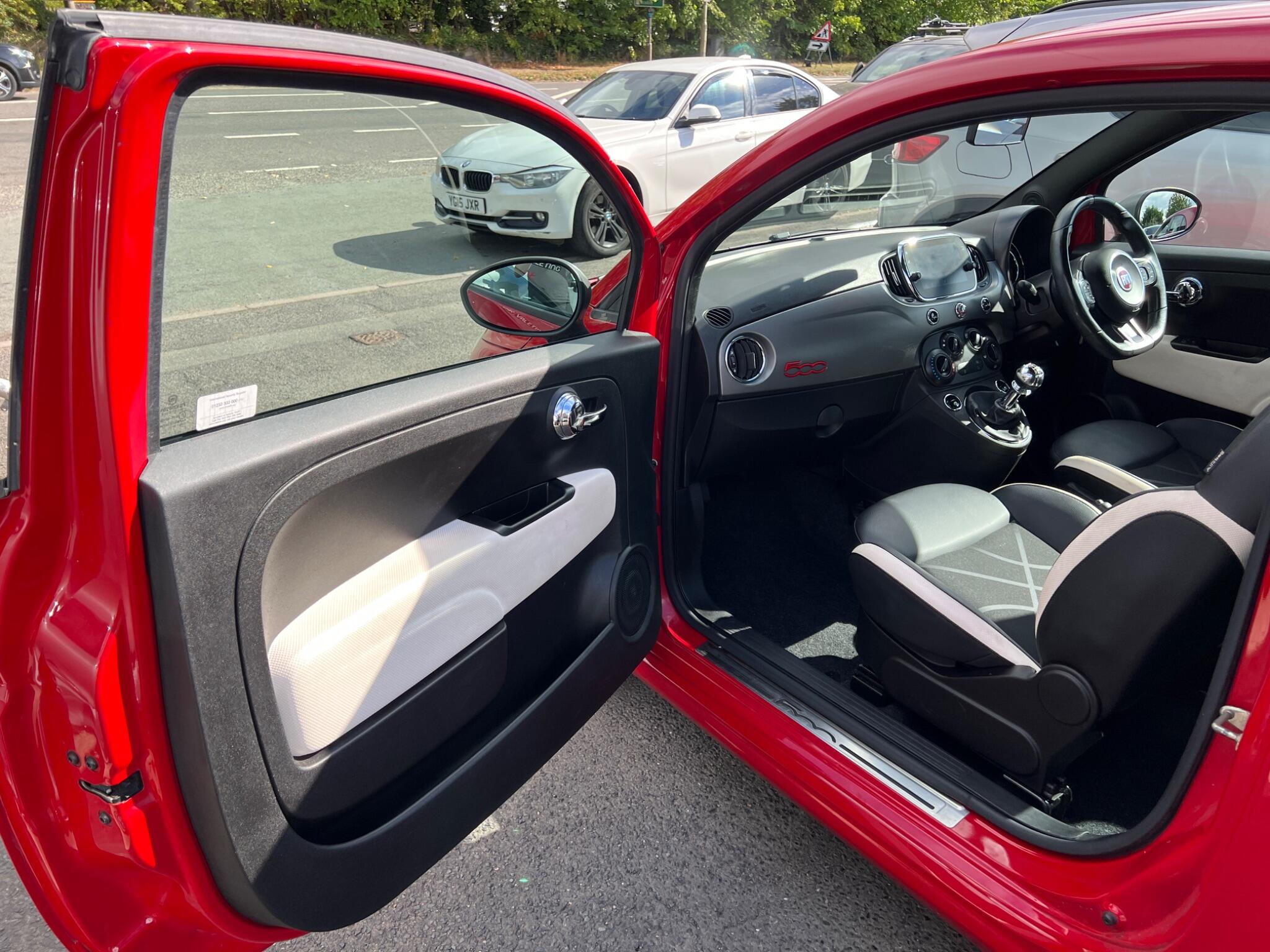 2016 Fiat 500 image 25