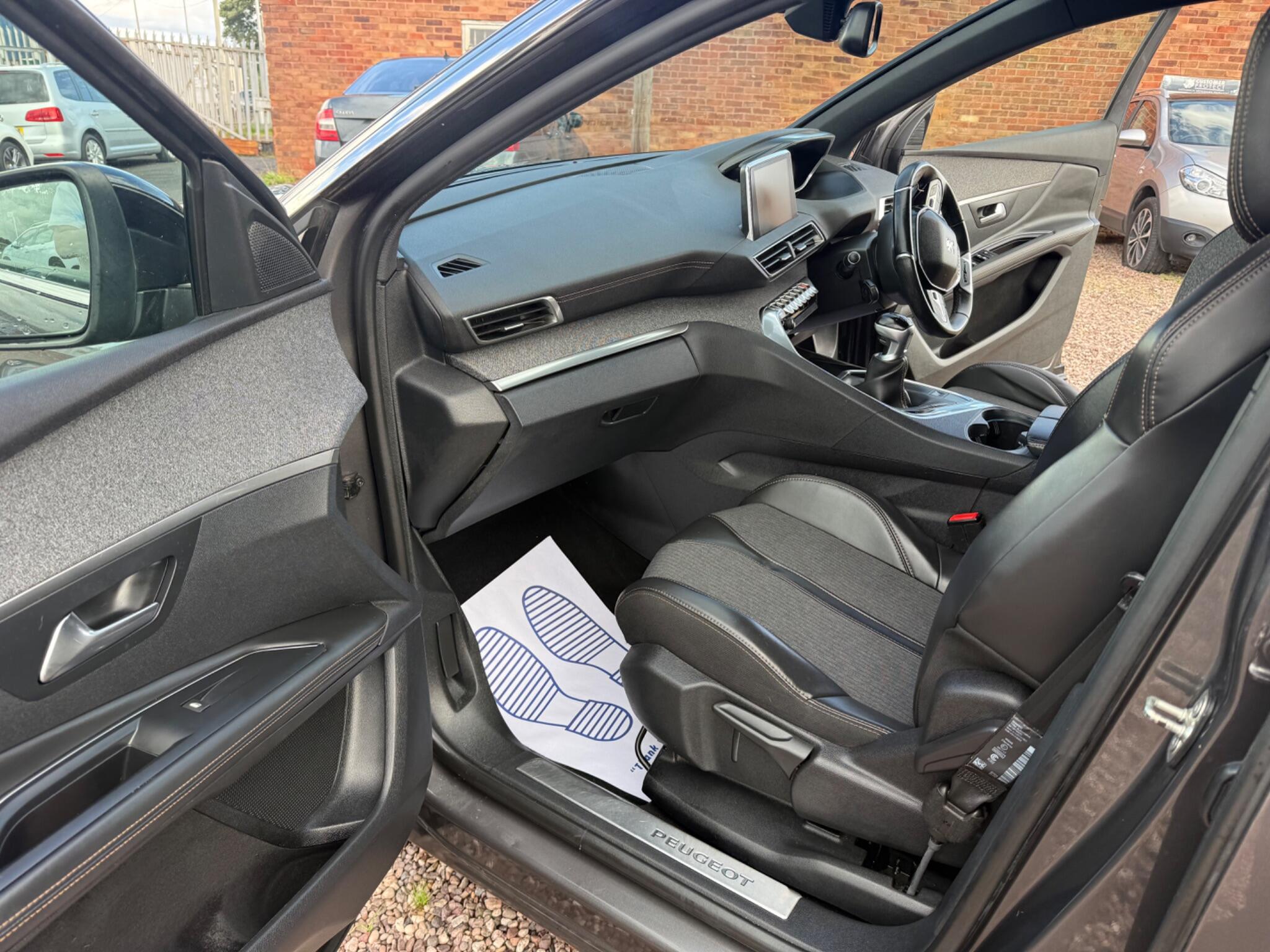 Peugeot 3008 view 23