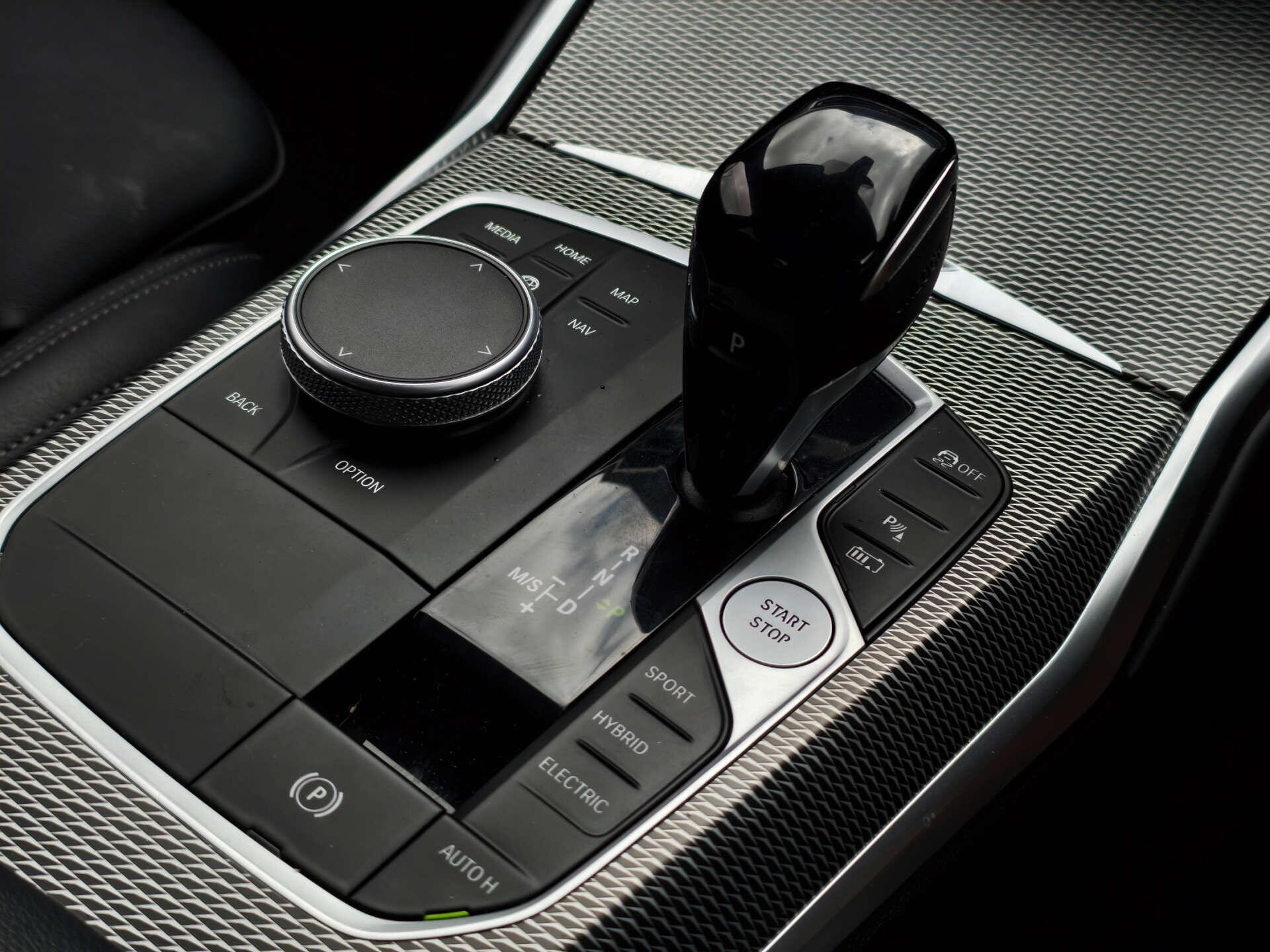 BMW 3 Series view 21