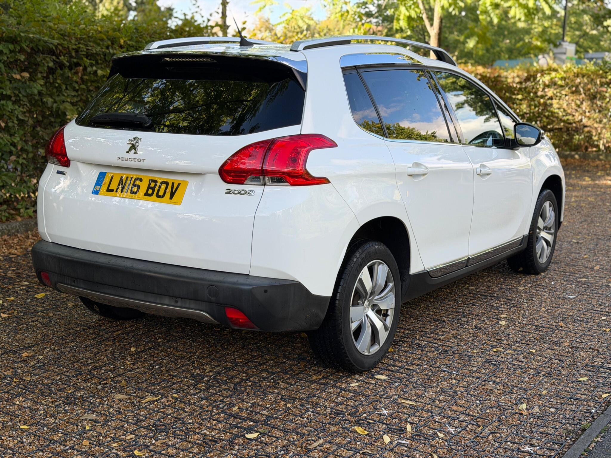 Peugeot 2008 view 34