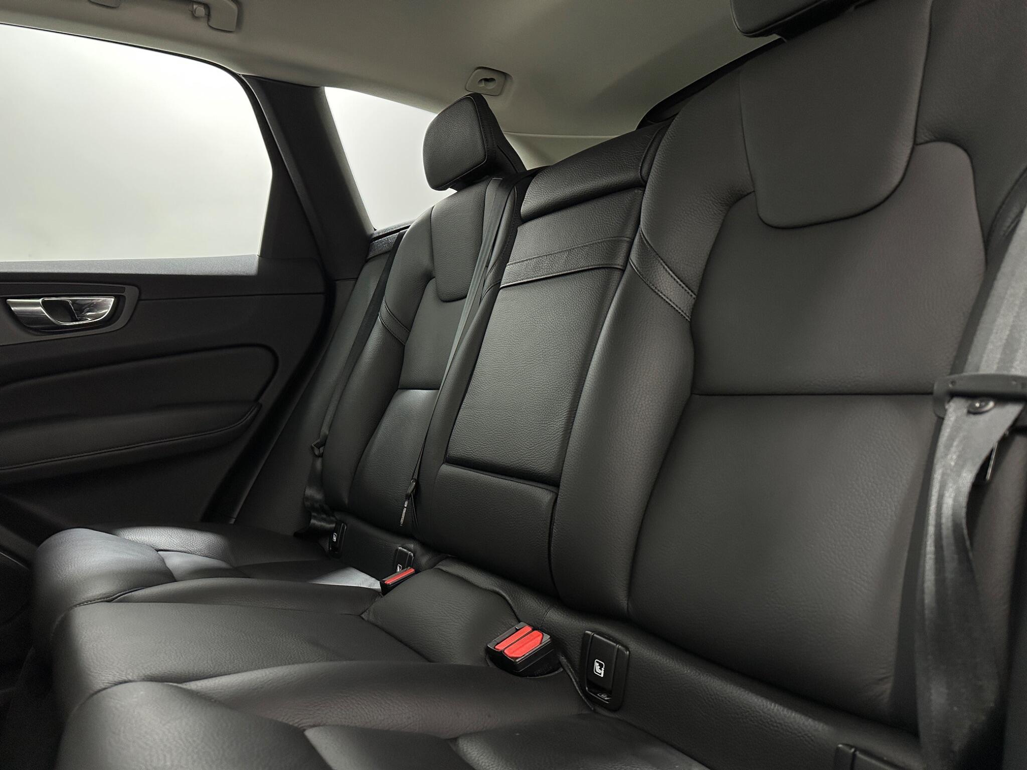Volvo XC60 view 39