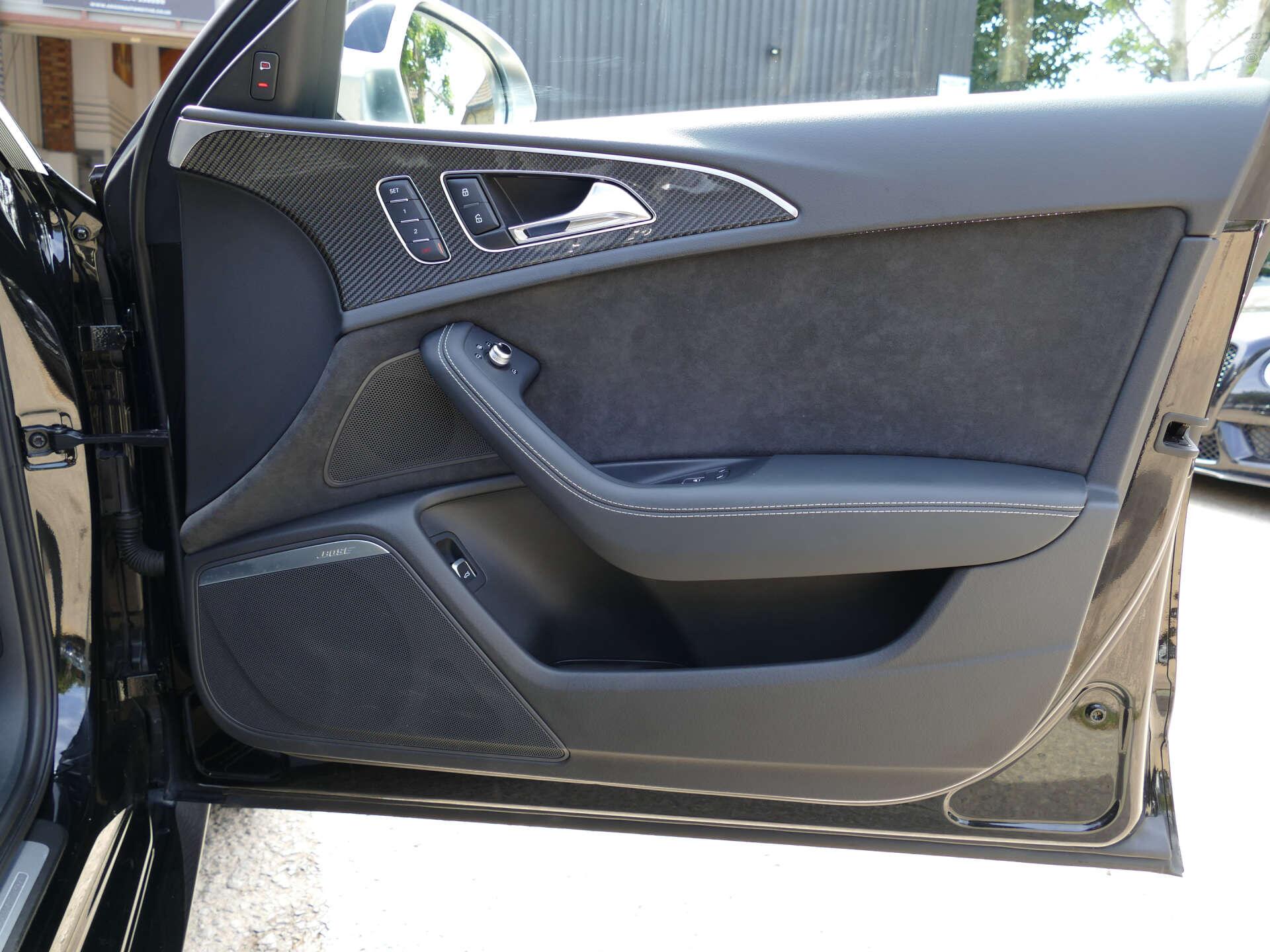 Audi RS6 Avant view 46