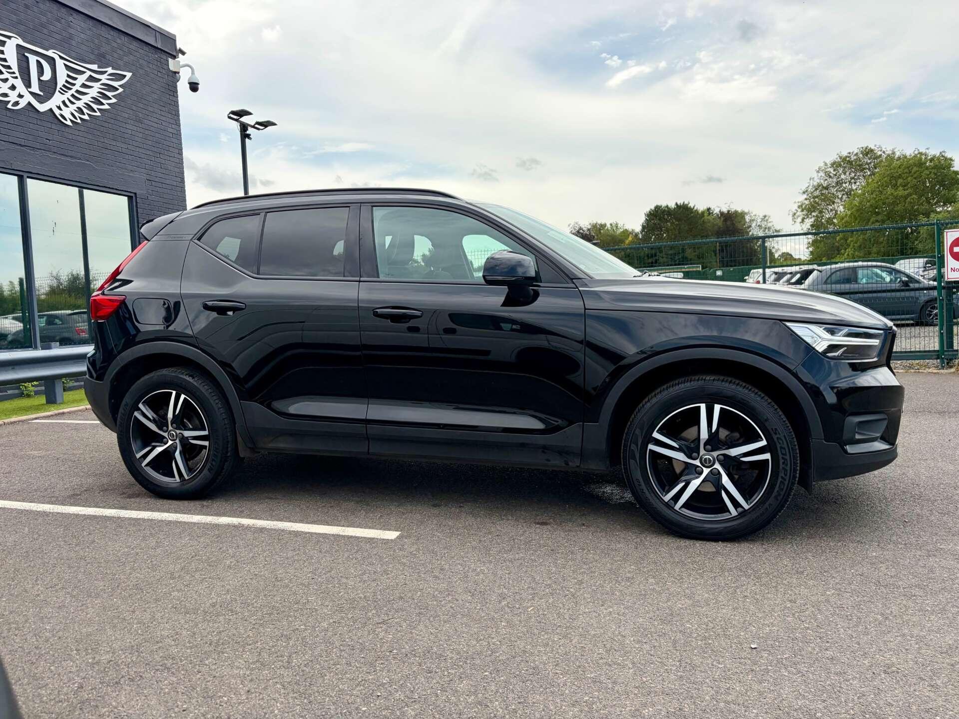 Volvo XC40 view 9