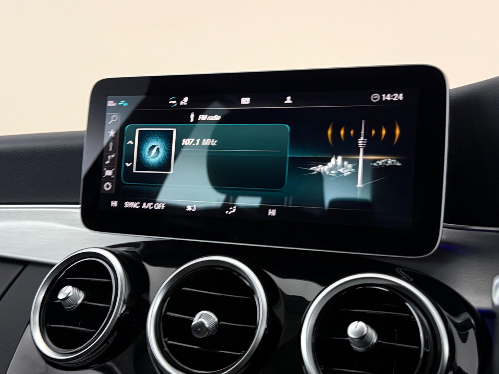 Mercedes-Benz C-Class view 28