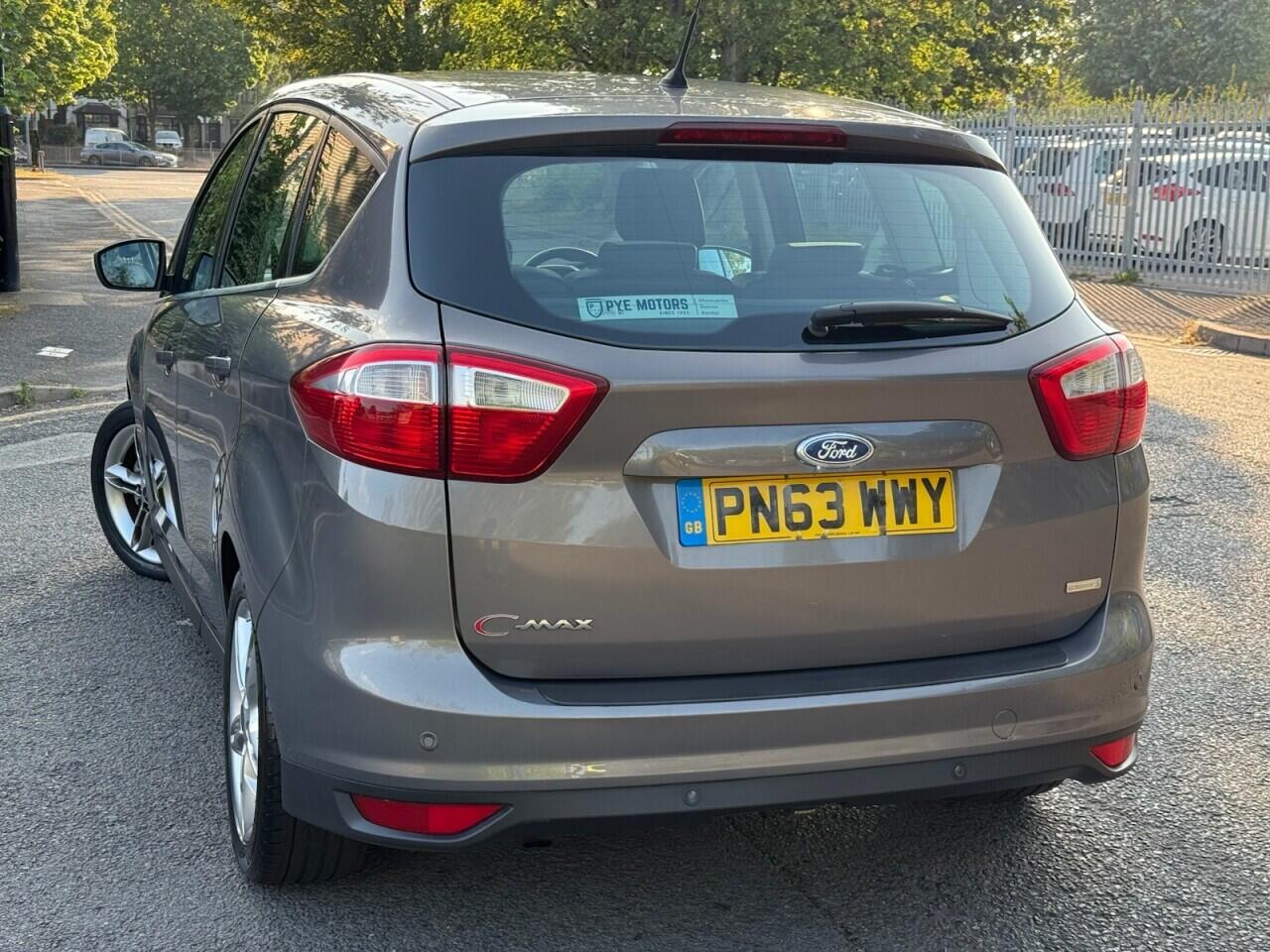 Ford C-Max view 5