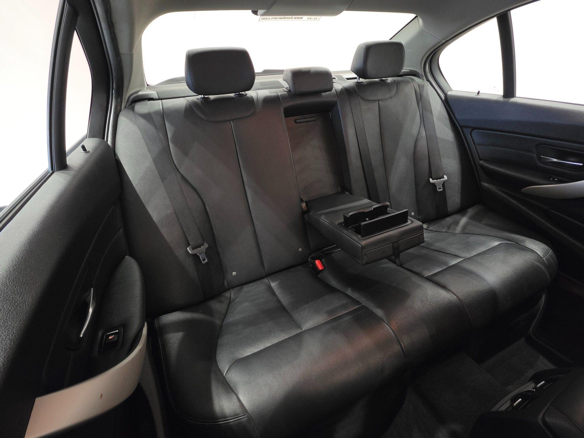 BMW 3 Series view 13