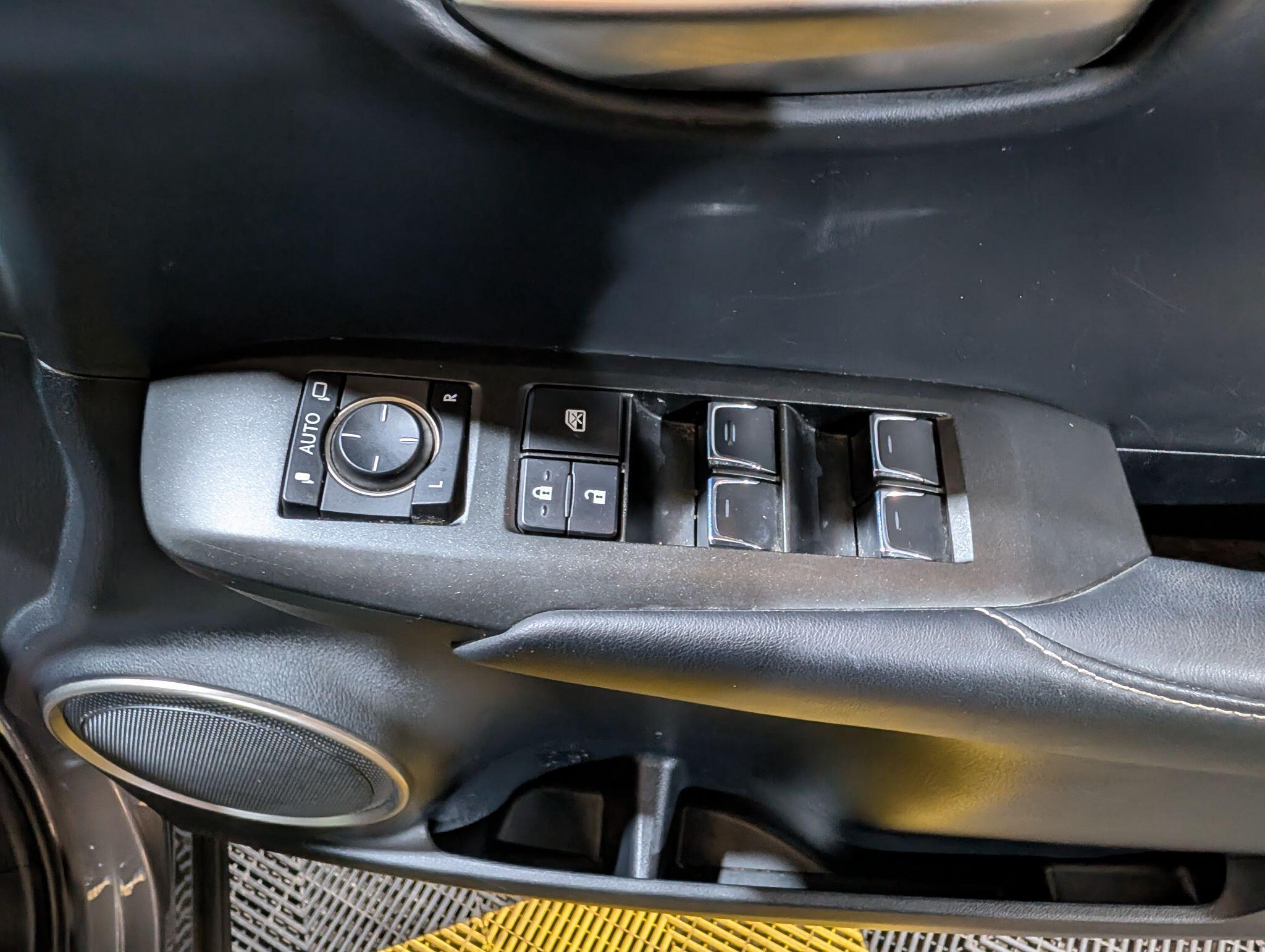 Lexus NX view 42