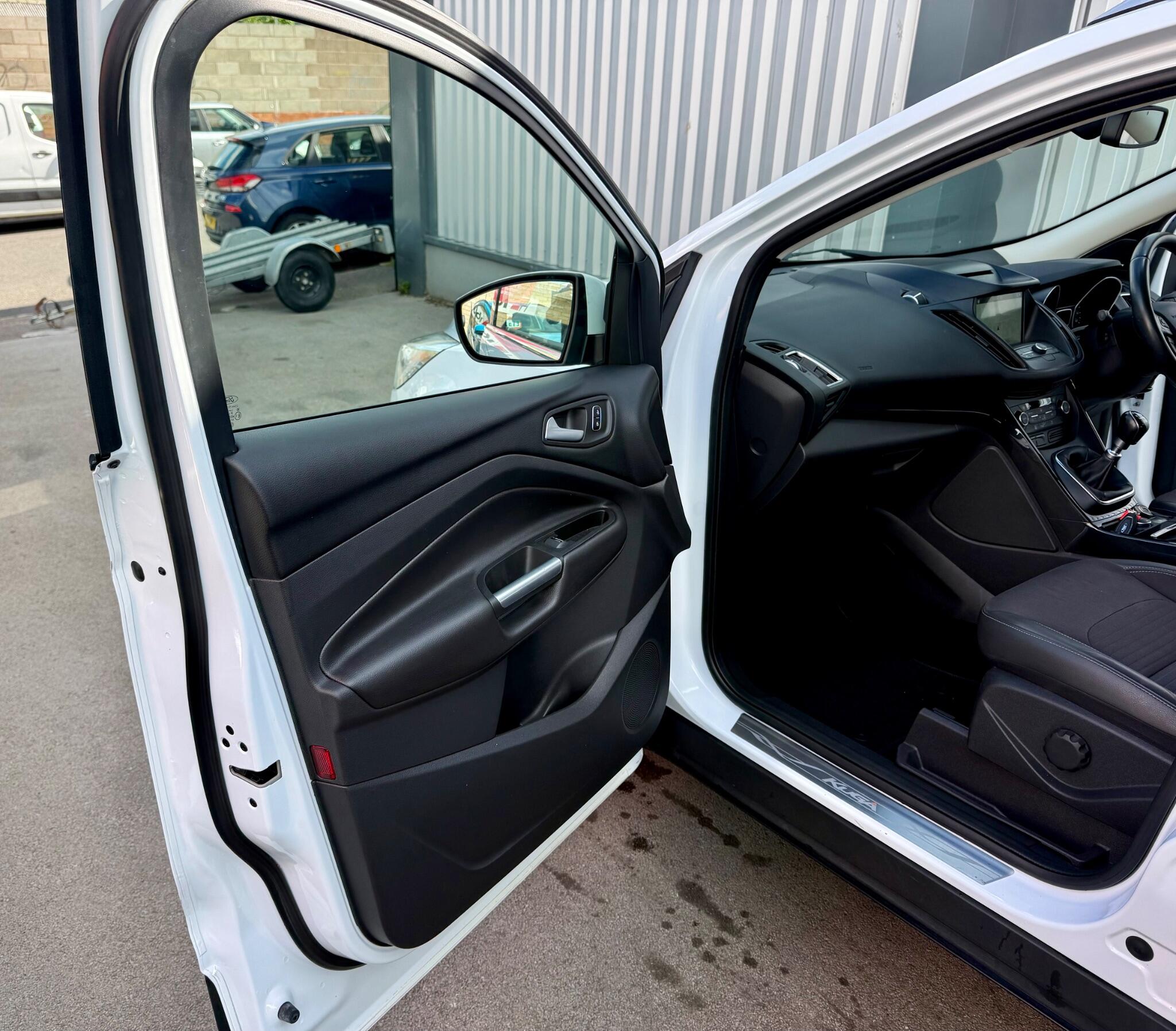 Ford Kuga view 15