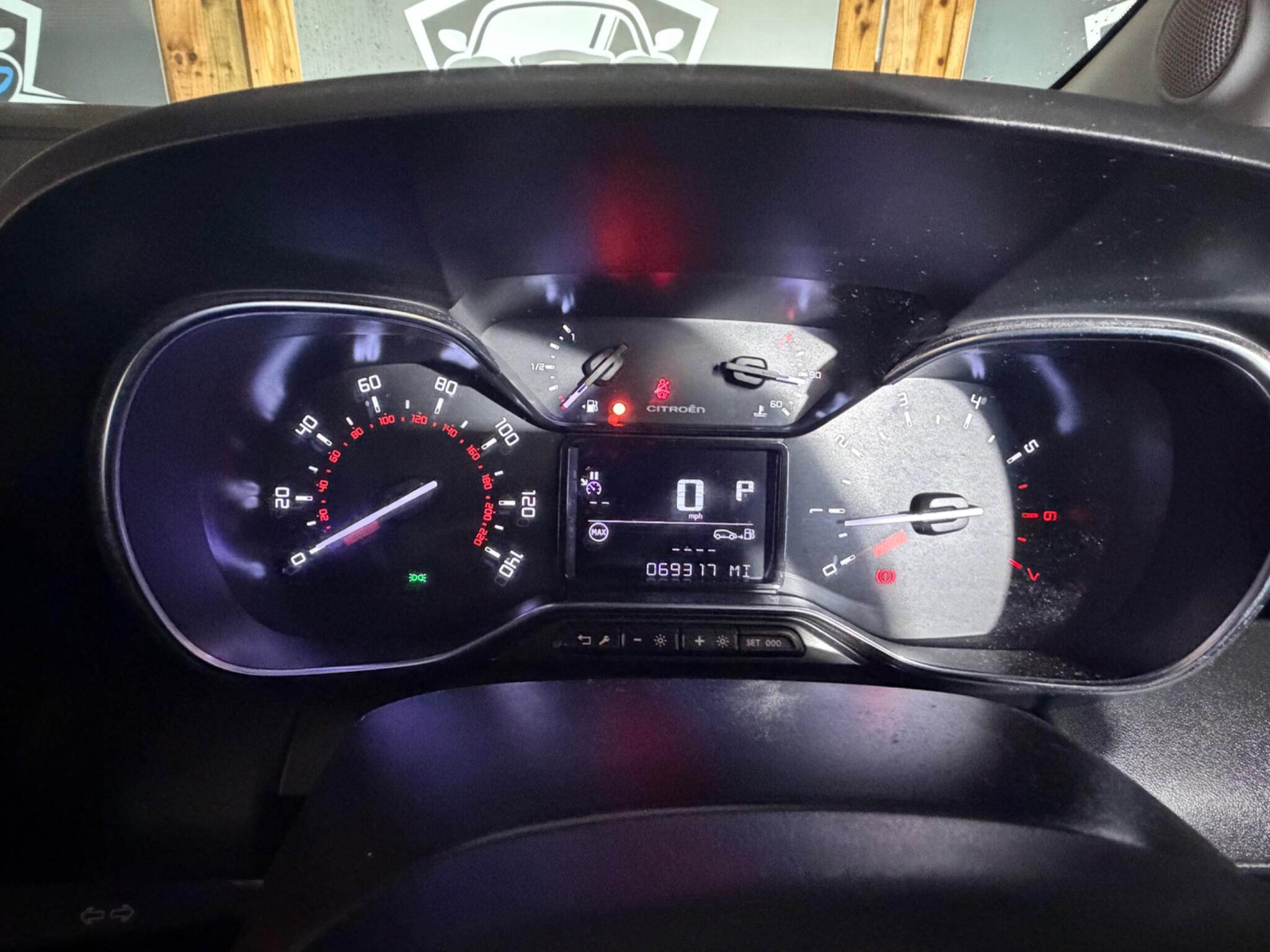 Citroen C3 Aircross view 29