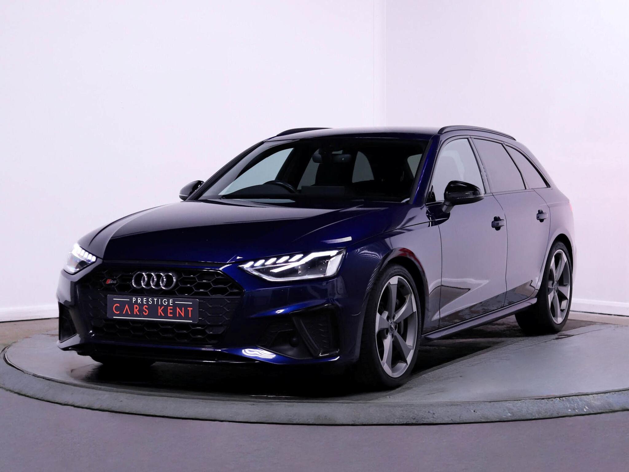 Audi S4 view 6