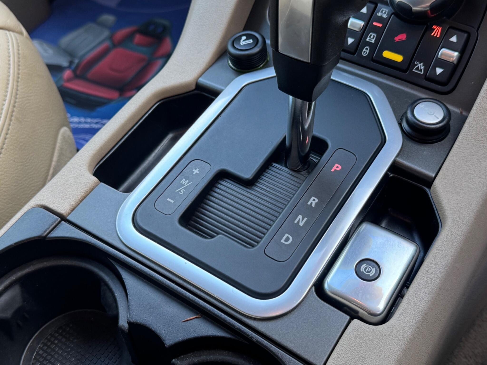 Land Rover Discovery 4 view 20