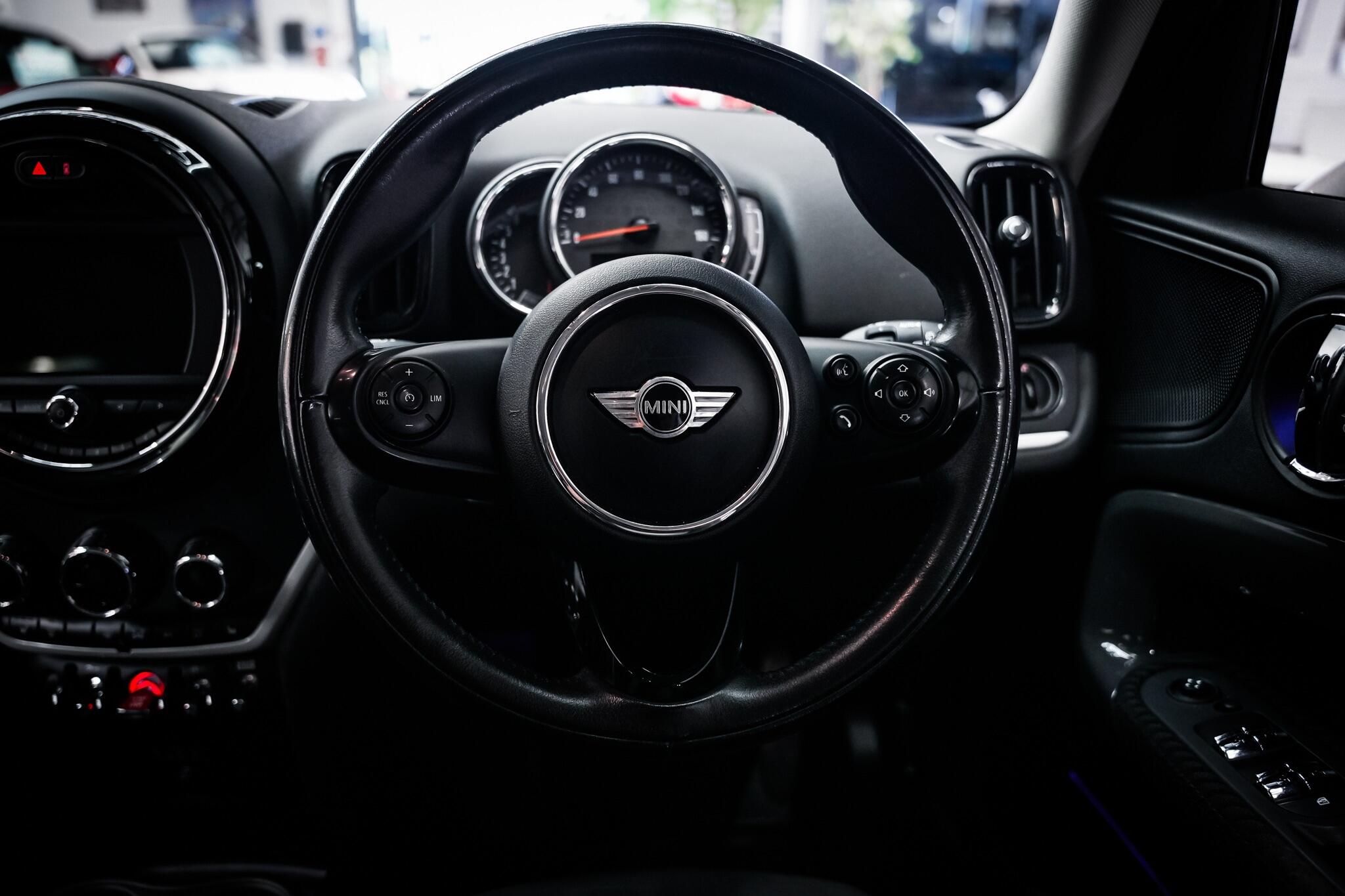 Mini Countryman view 19