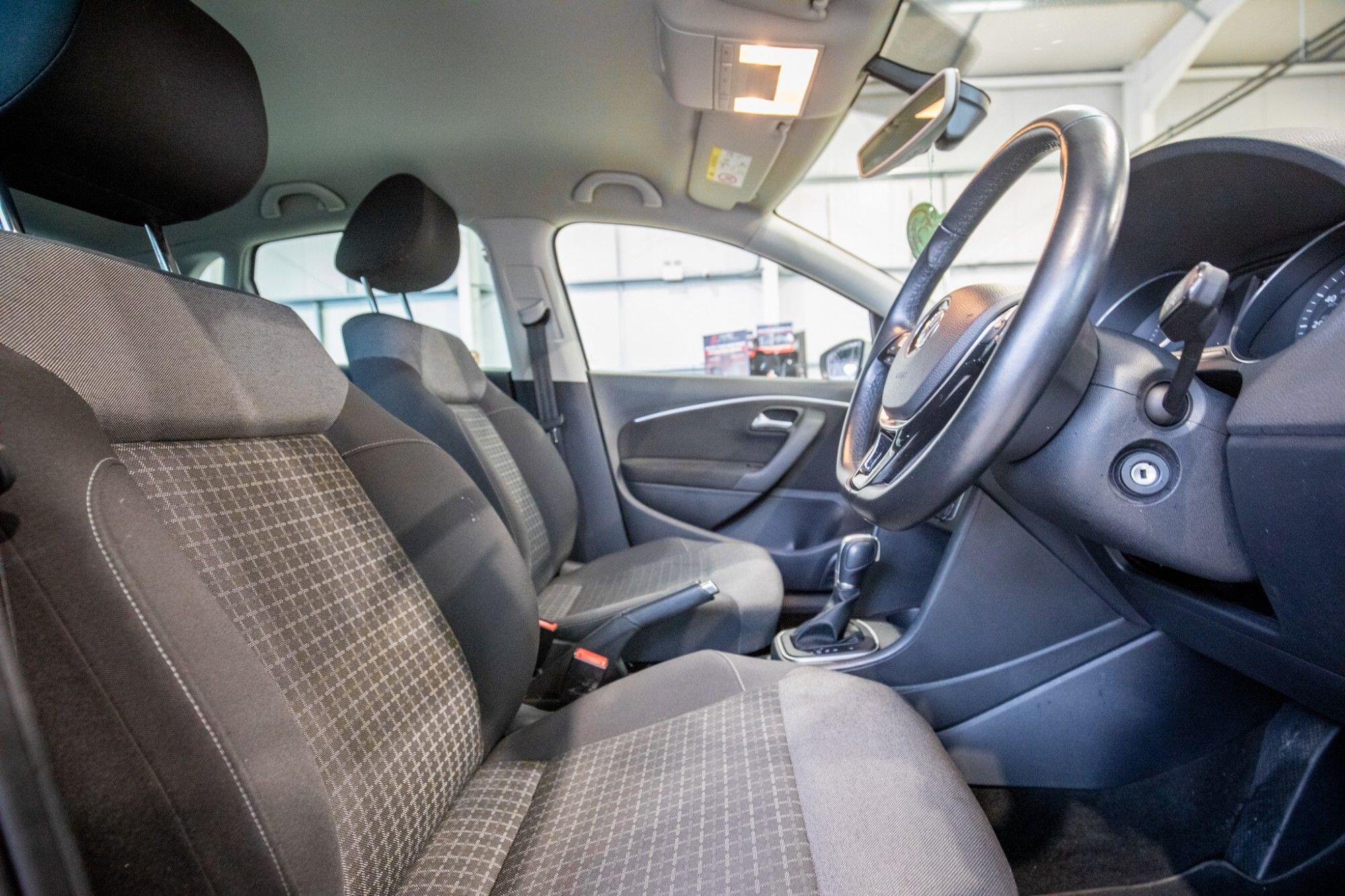 Volkswagen Polo view 3