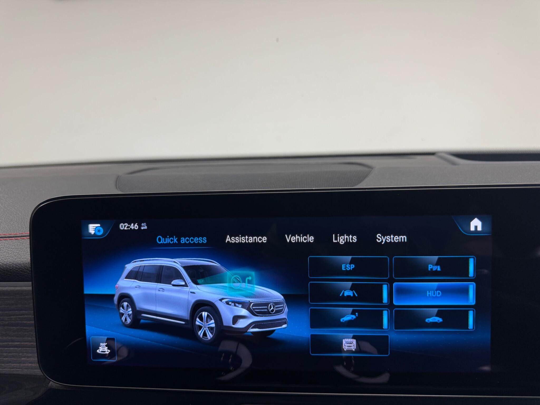 Mercedes-Benz Eqb view 22