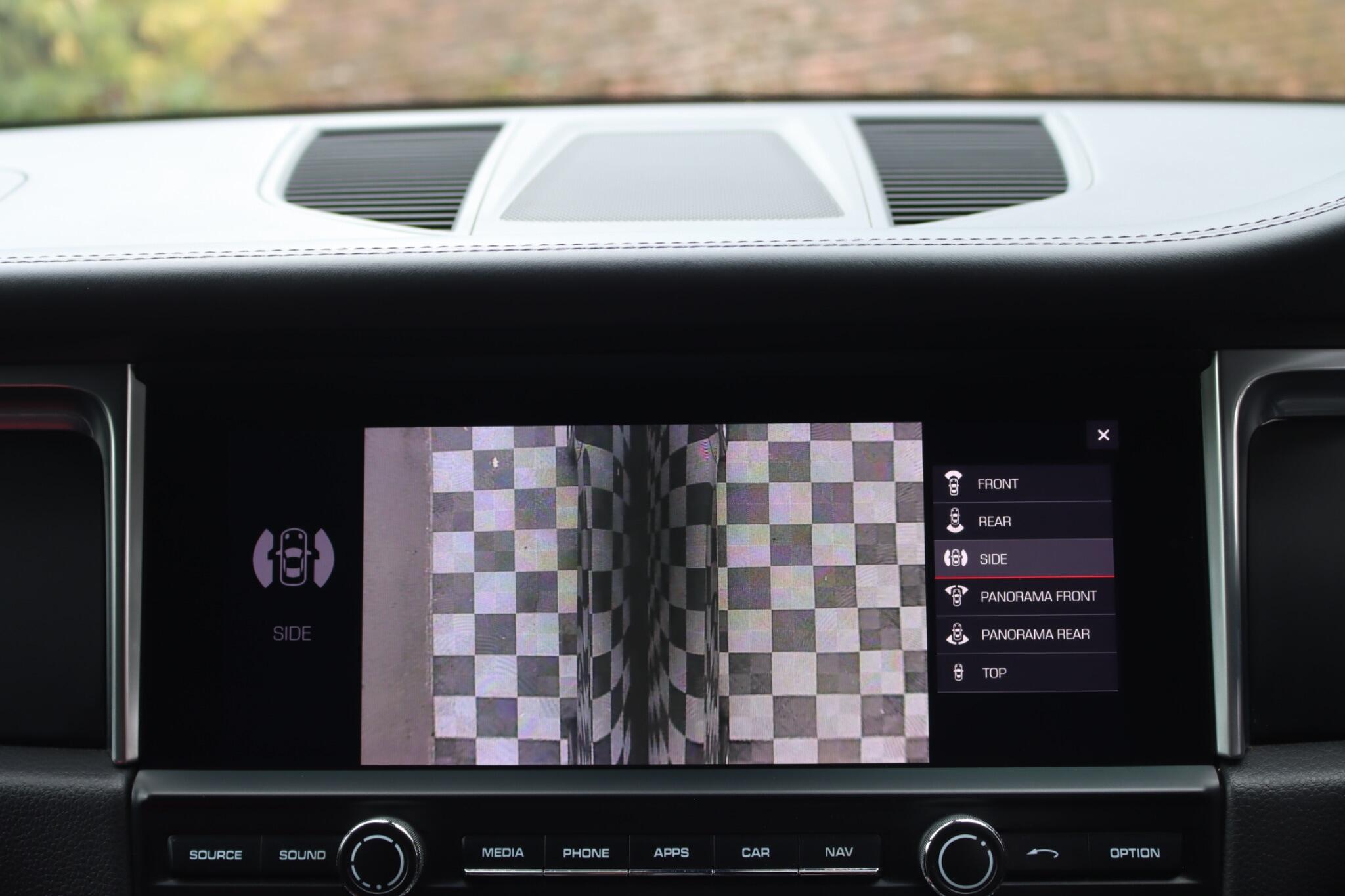 Porsche Macan view 66