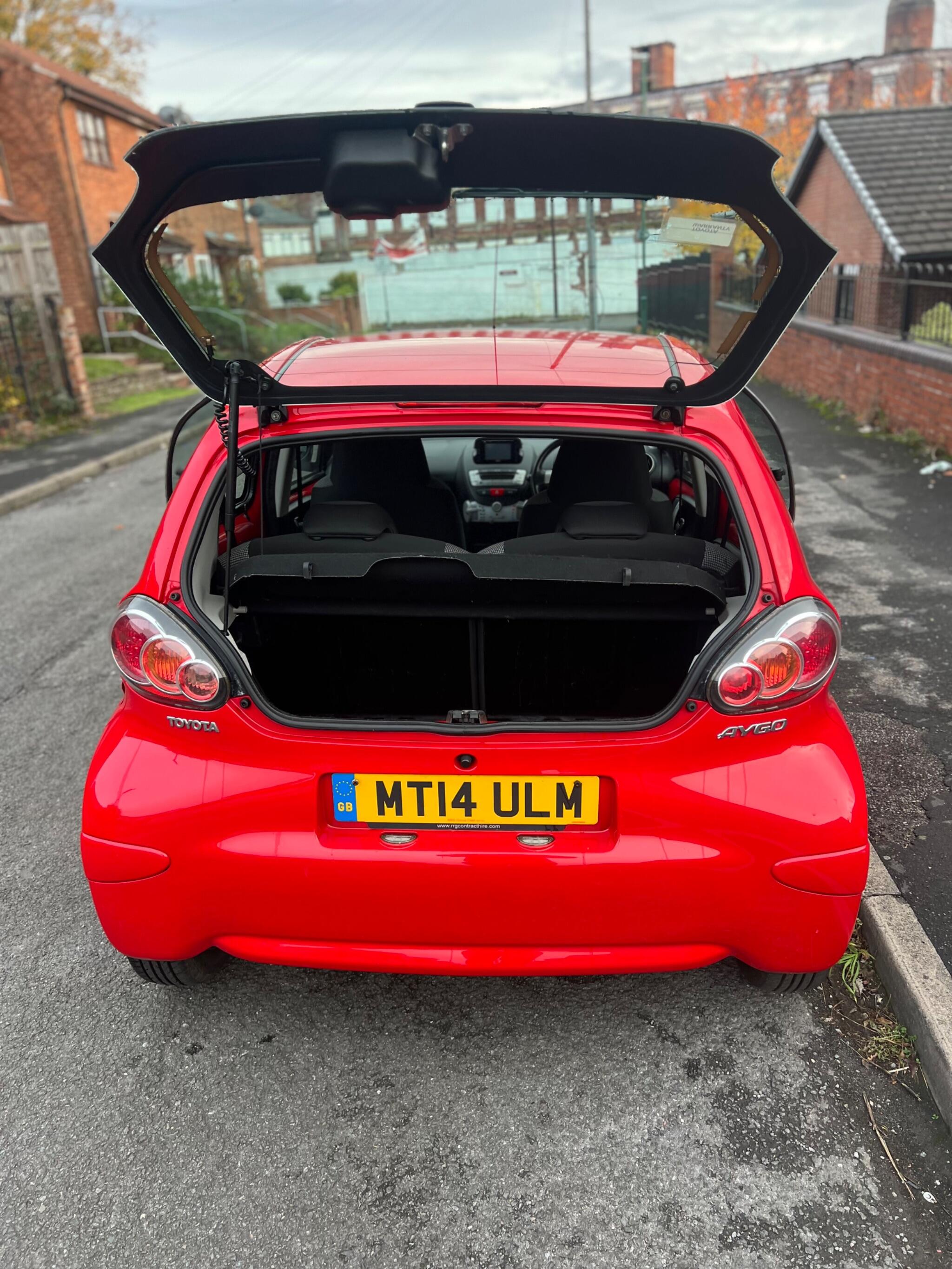 2014 Toyota AYGO image 32