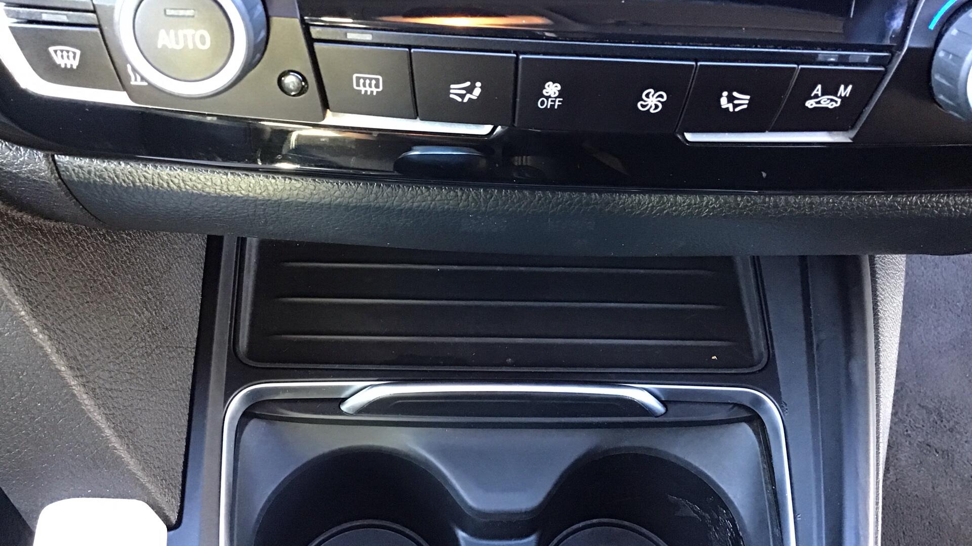 BMW 3 Series view 22