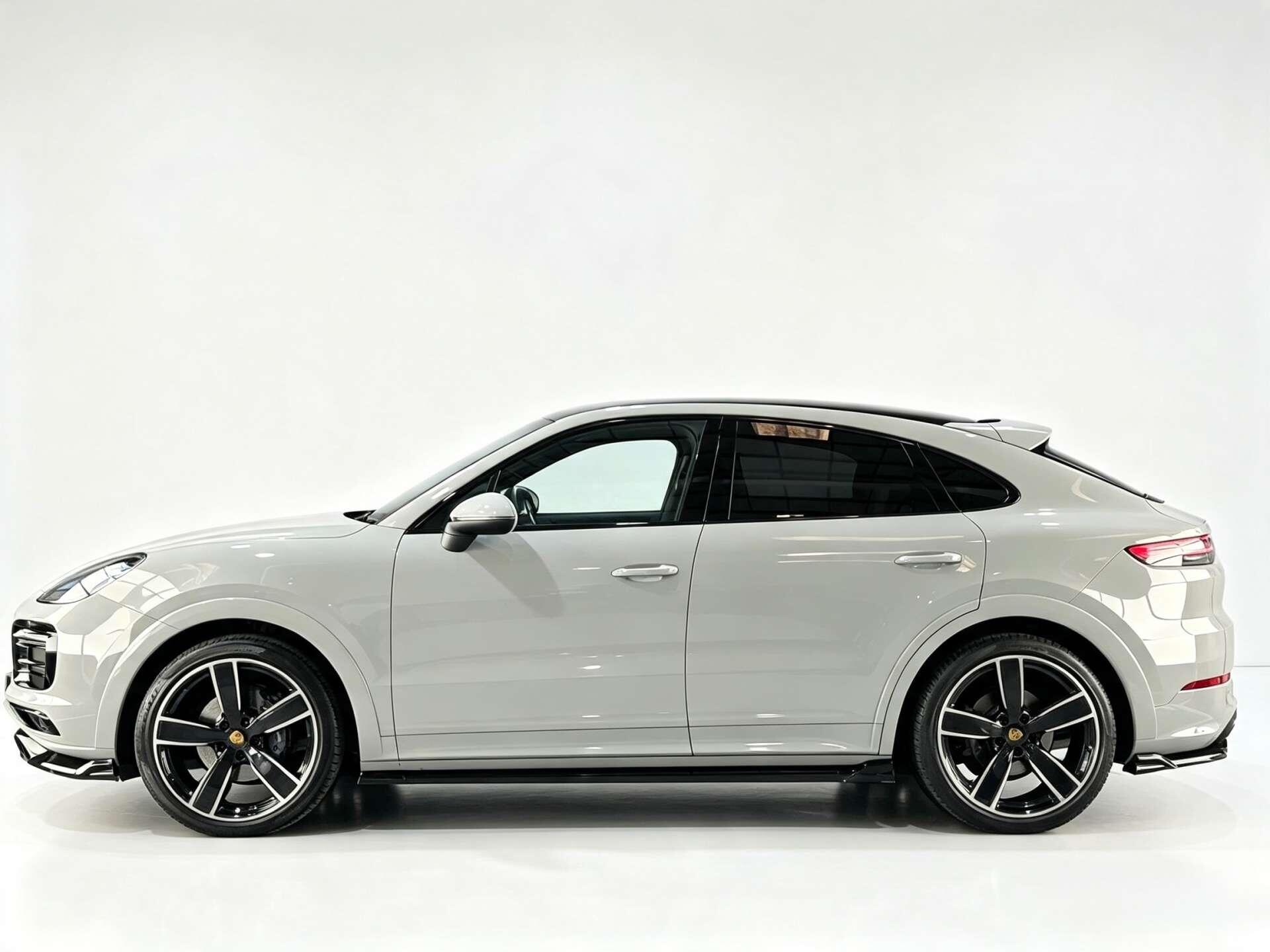 Porsche Cayenne view 8