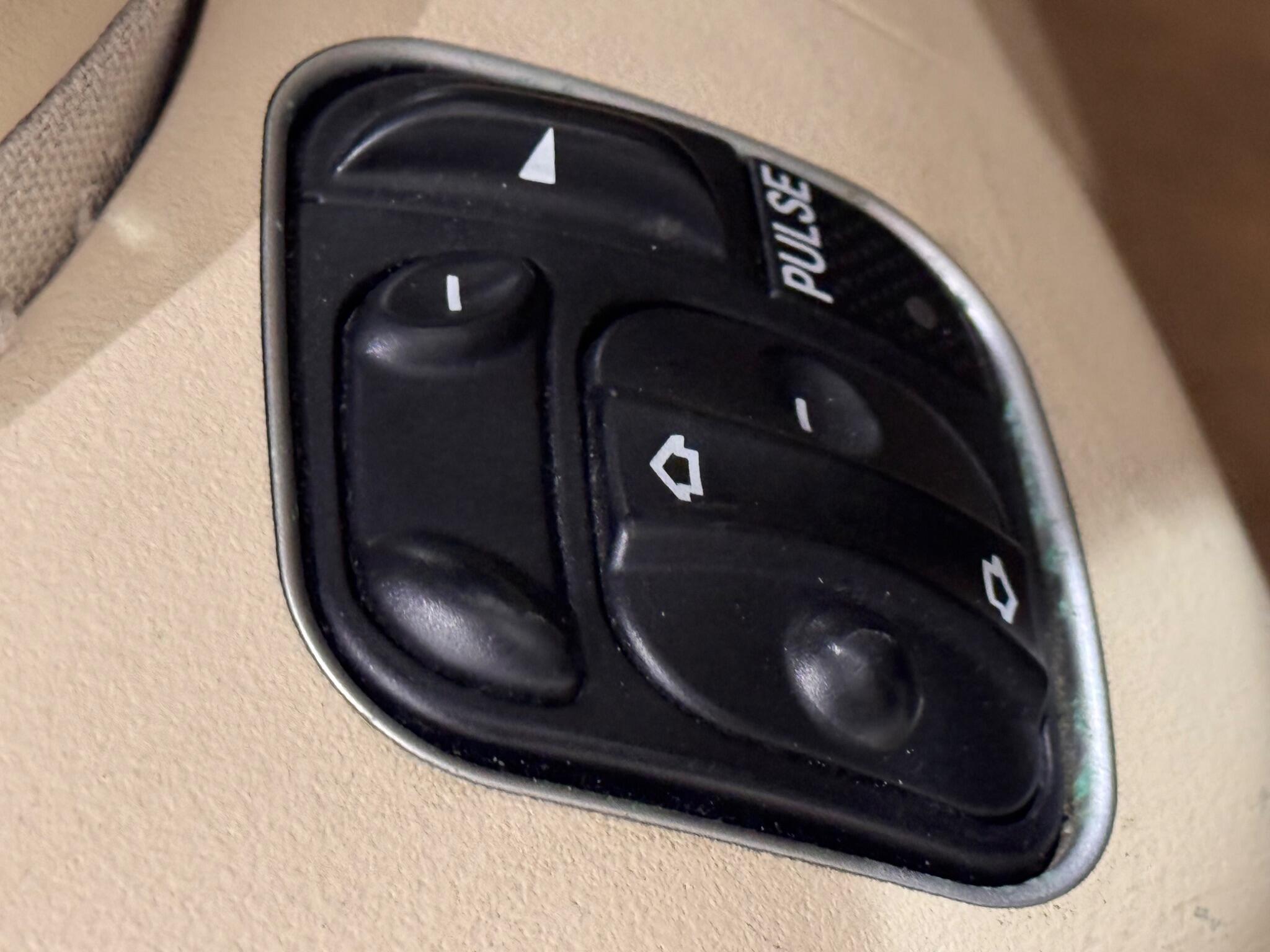 Mercedes-Benz SL view 14