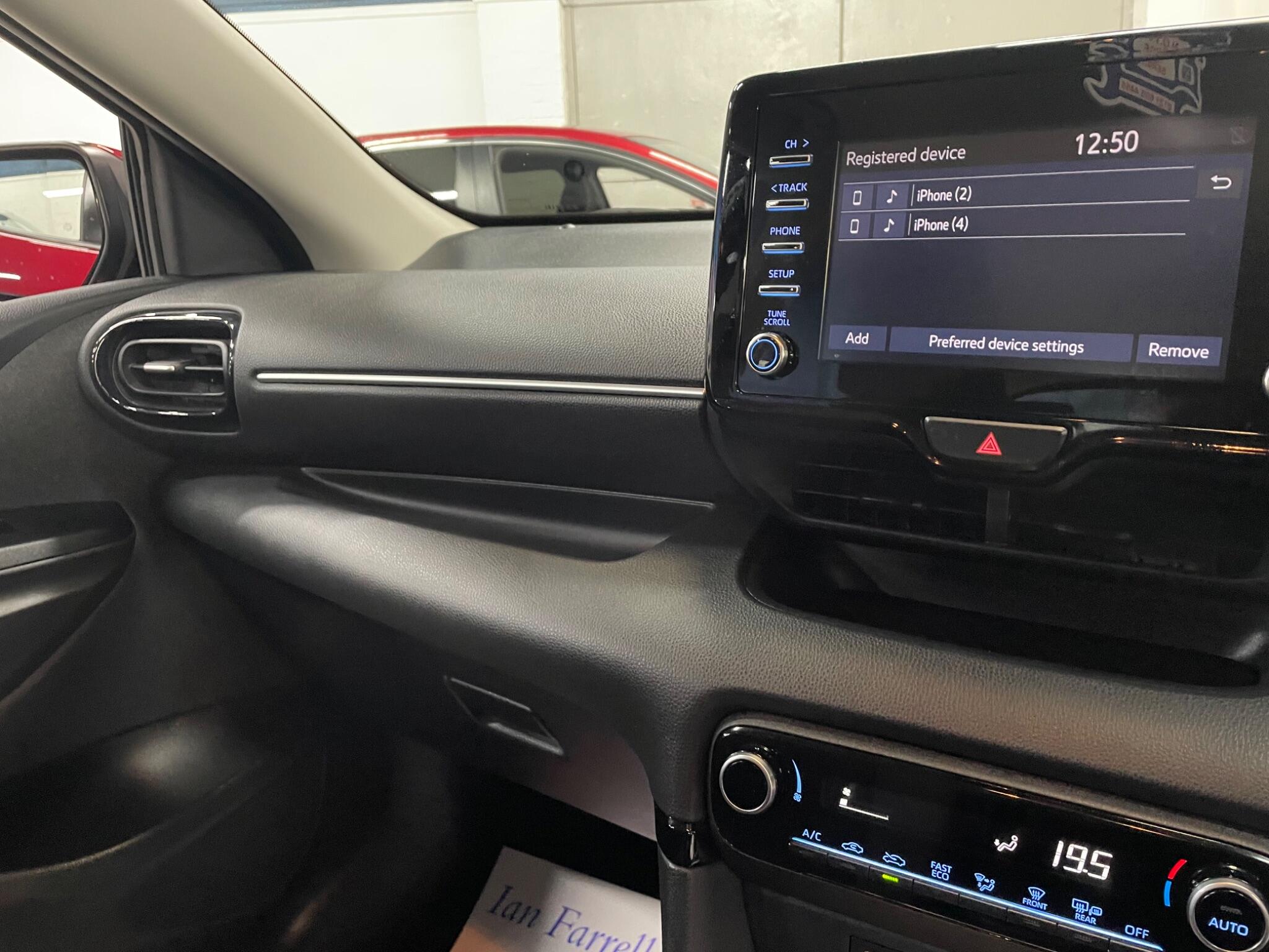 Toyota Yaris view 23