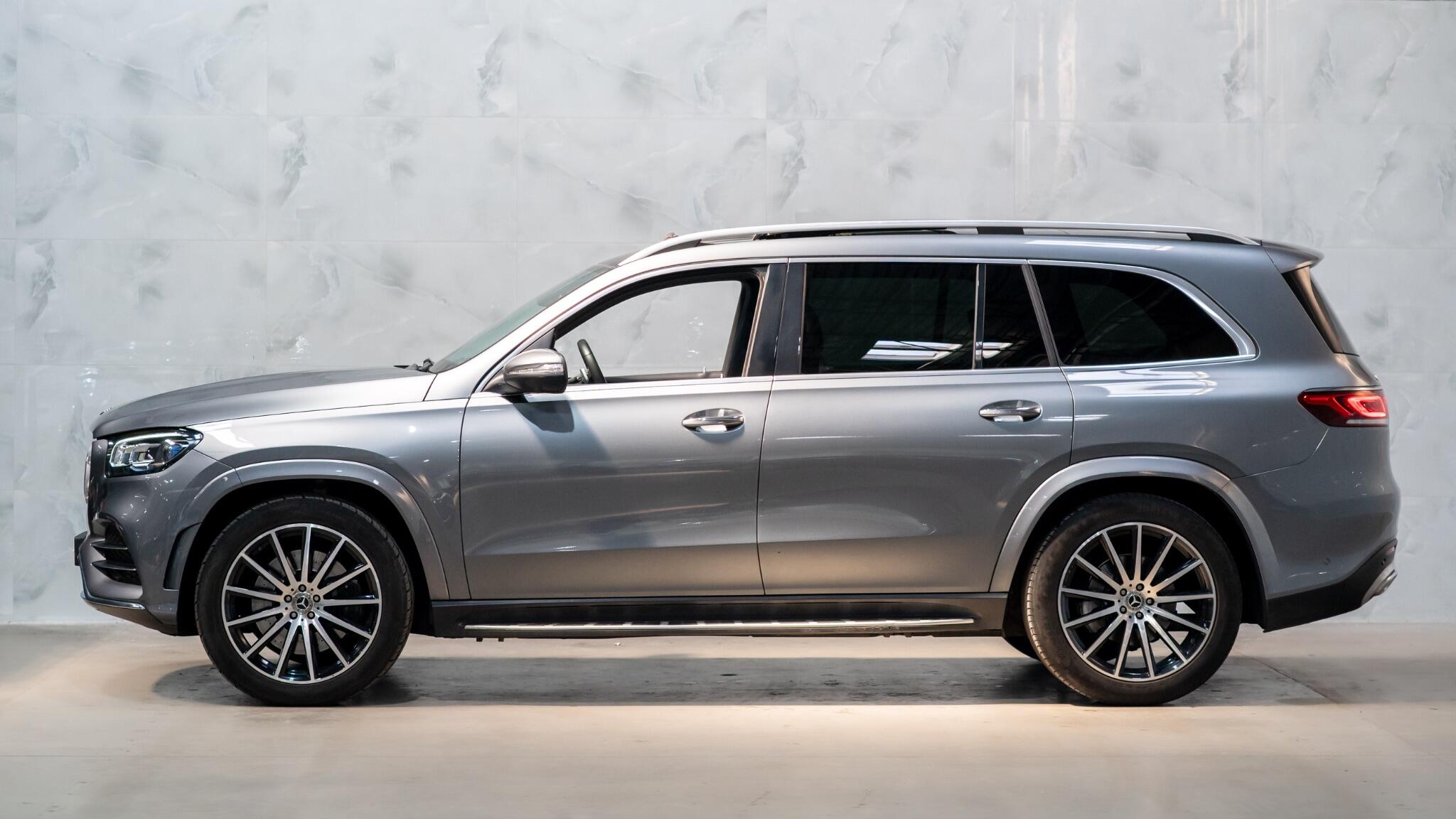 Mercedes-Benz GLS view 4