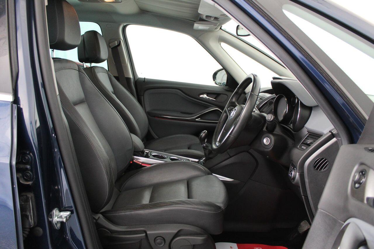 Vauxhall Zafira Tourer view 31