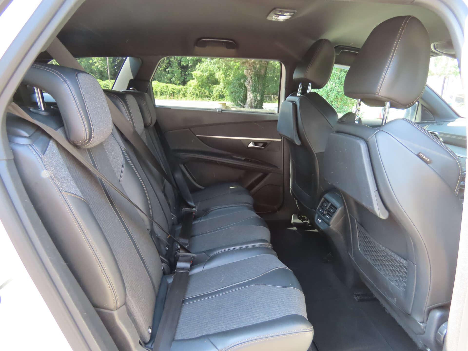Peugeot 5008 view 9