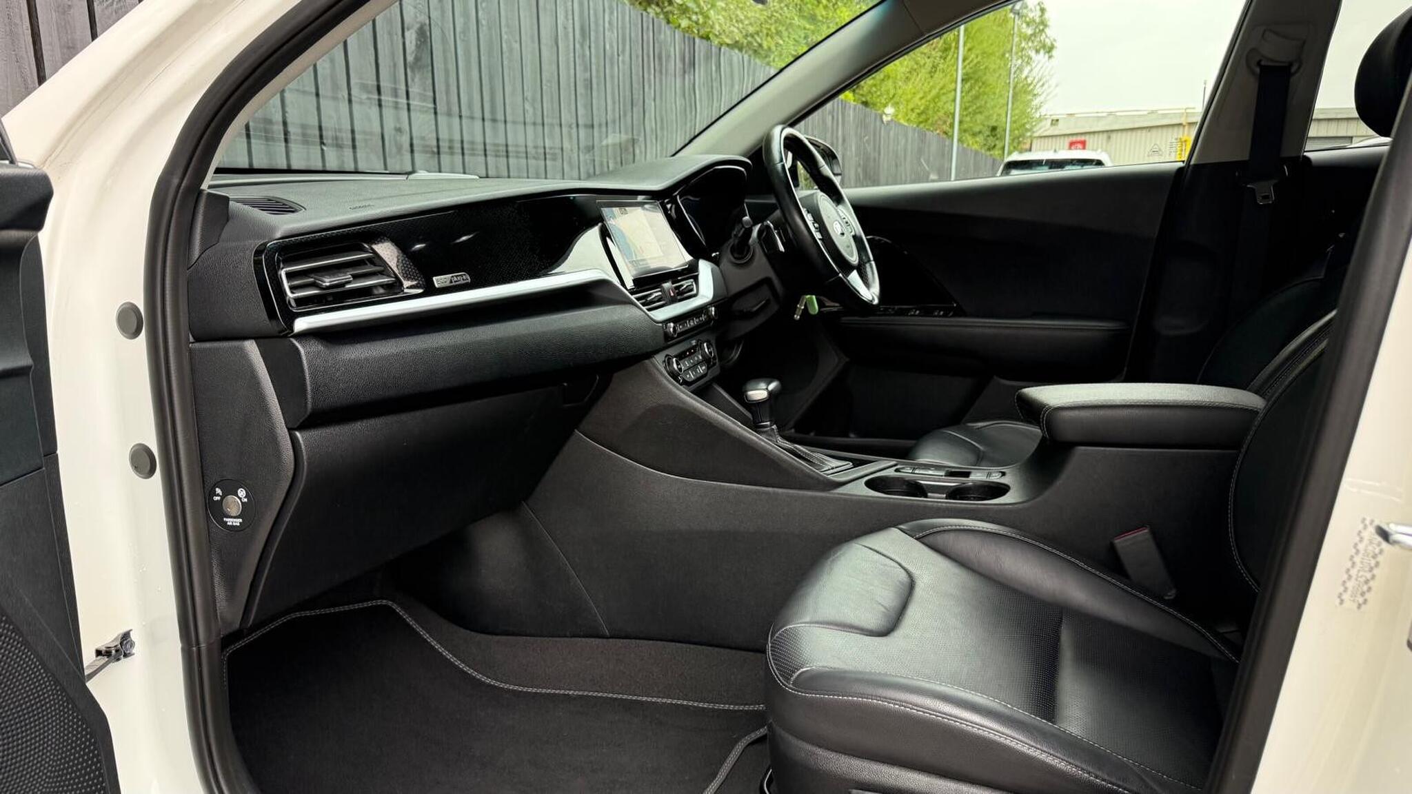 Kia Niro view 24