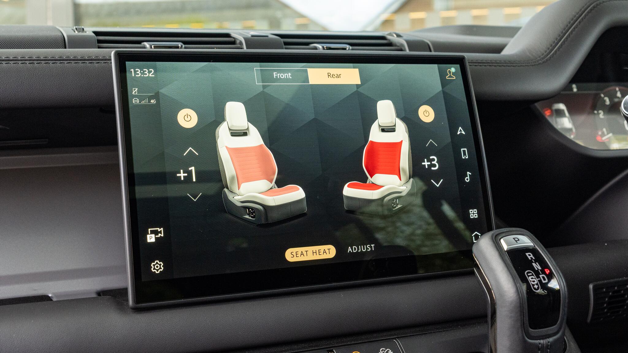 Land Rover Defender view 25
