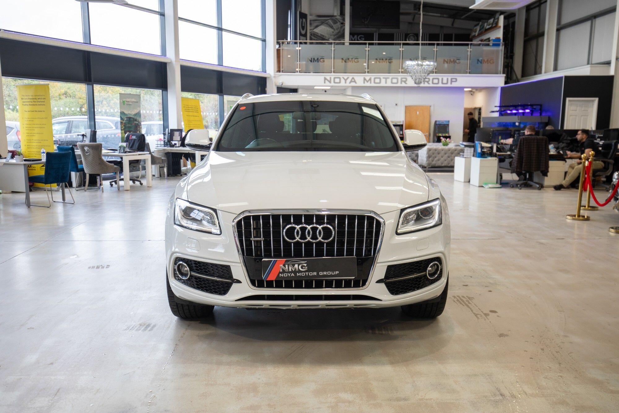 Audi Q5 view 9
