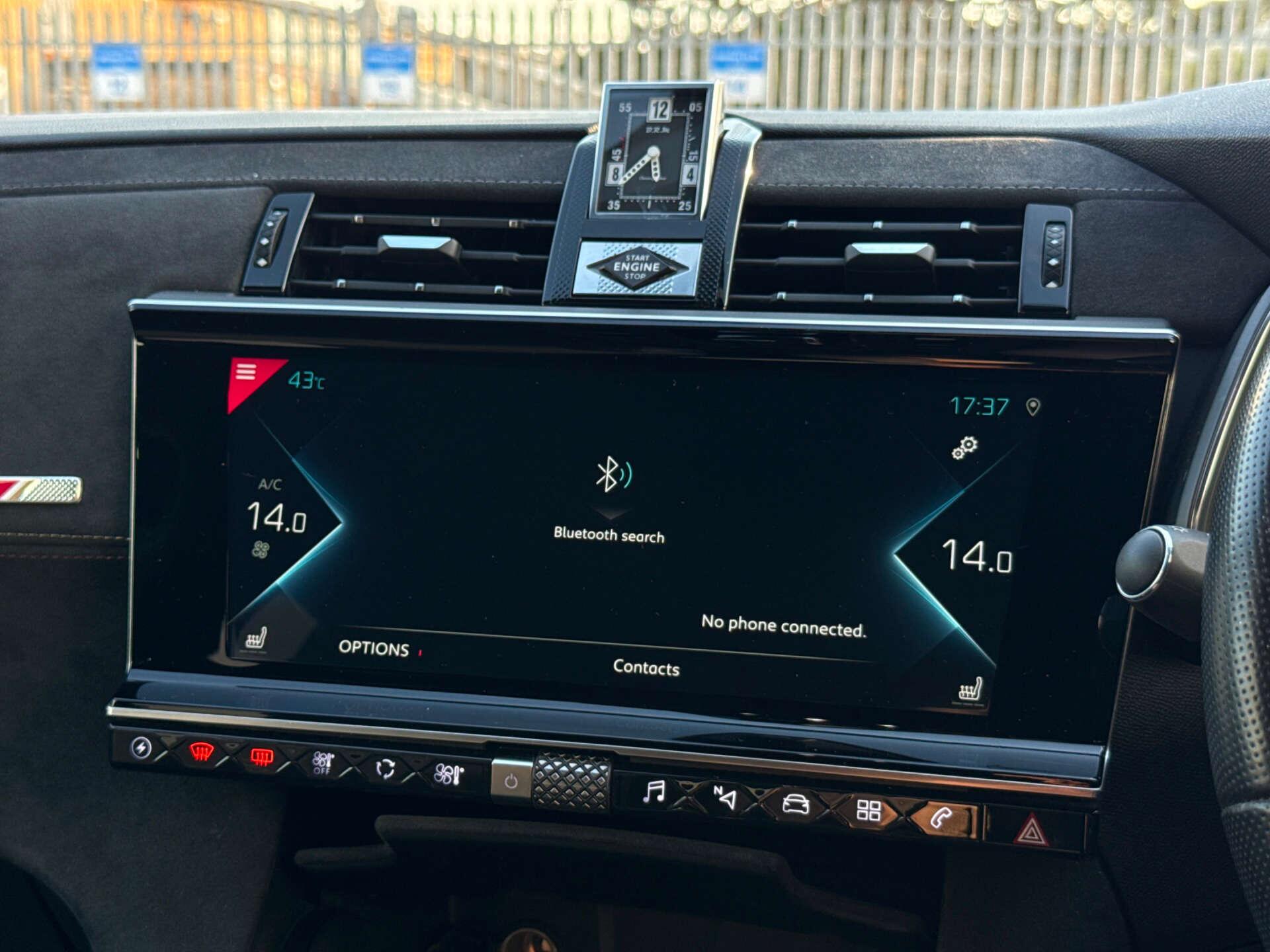 DS Automobiles DS 7 Crossback view 70