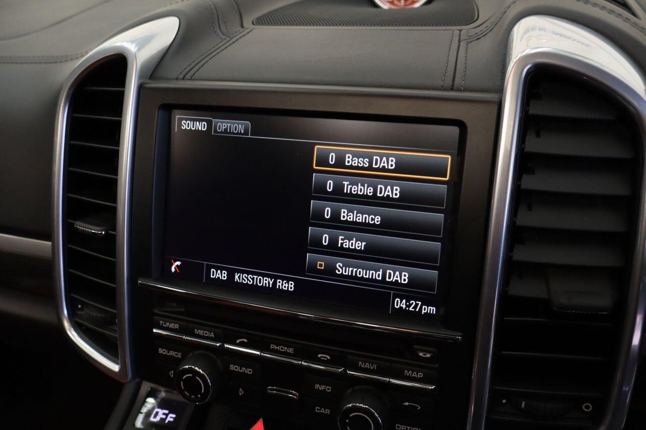 Porsche Cayenne view 26