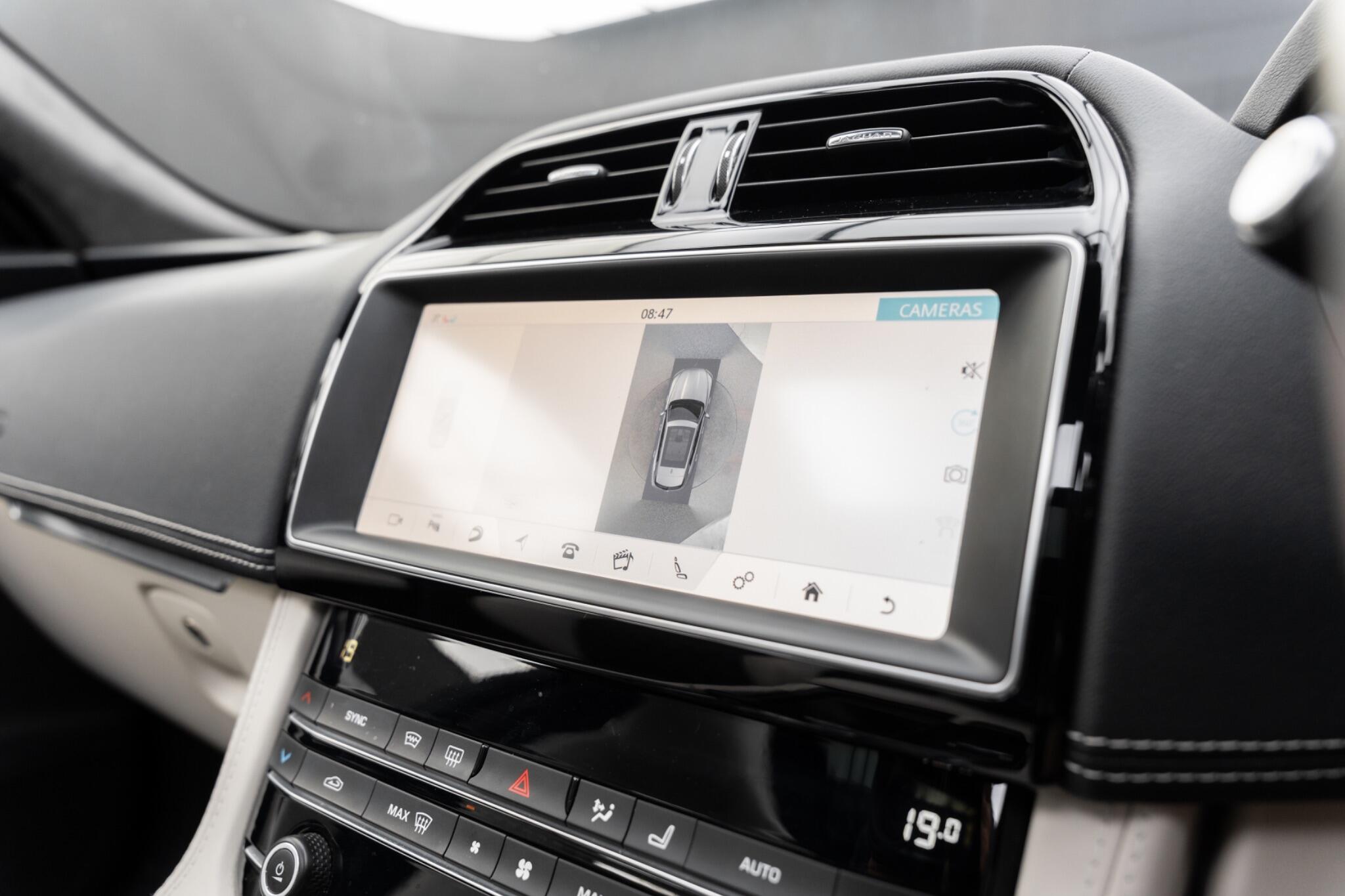 Jaguar F-Pace view 54