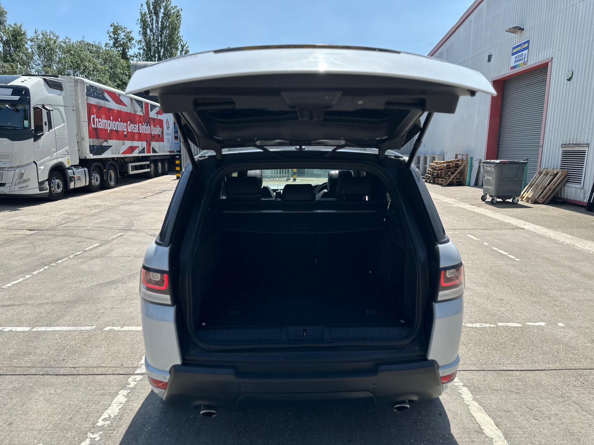 Land Rover Range Rover Sport view 10