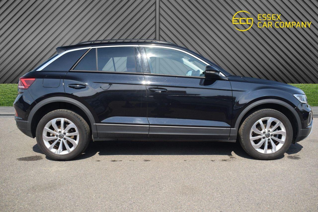 Volkswagen T-Roc view 7