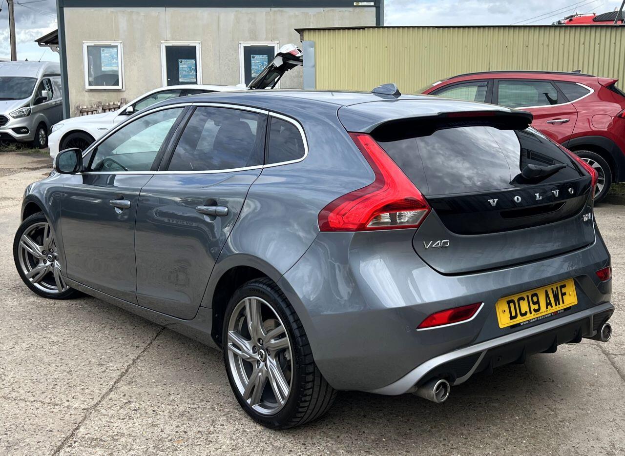 Volvo V40 view 4