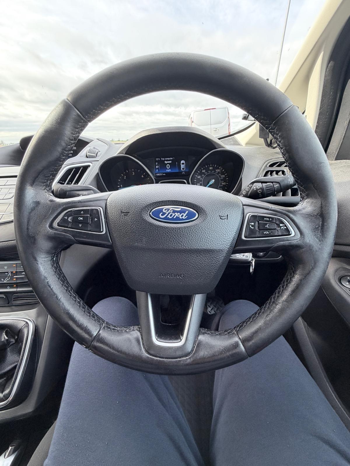 Ford Grand C-Max view 12
