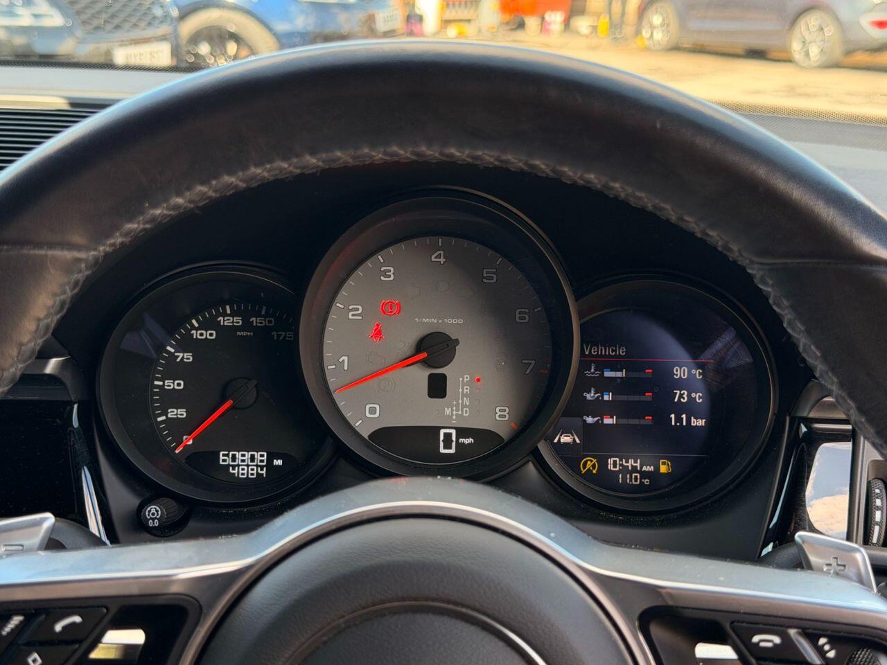 Porsche Macan view 39