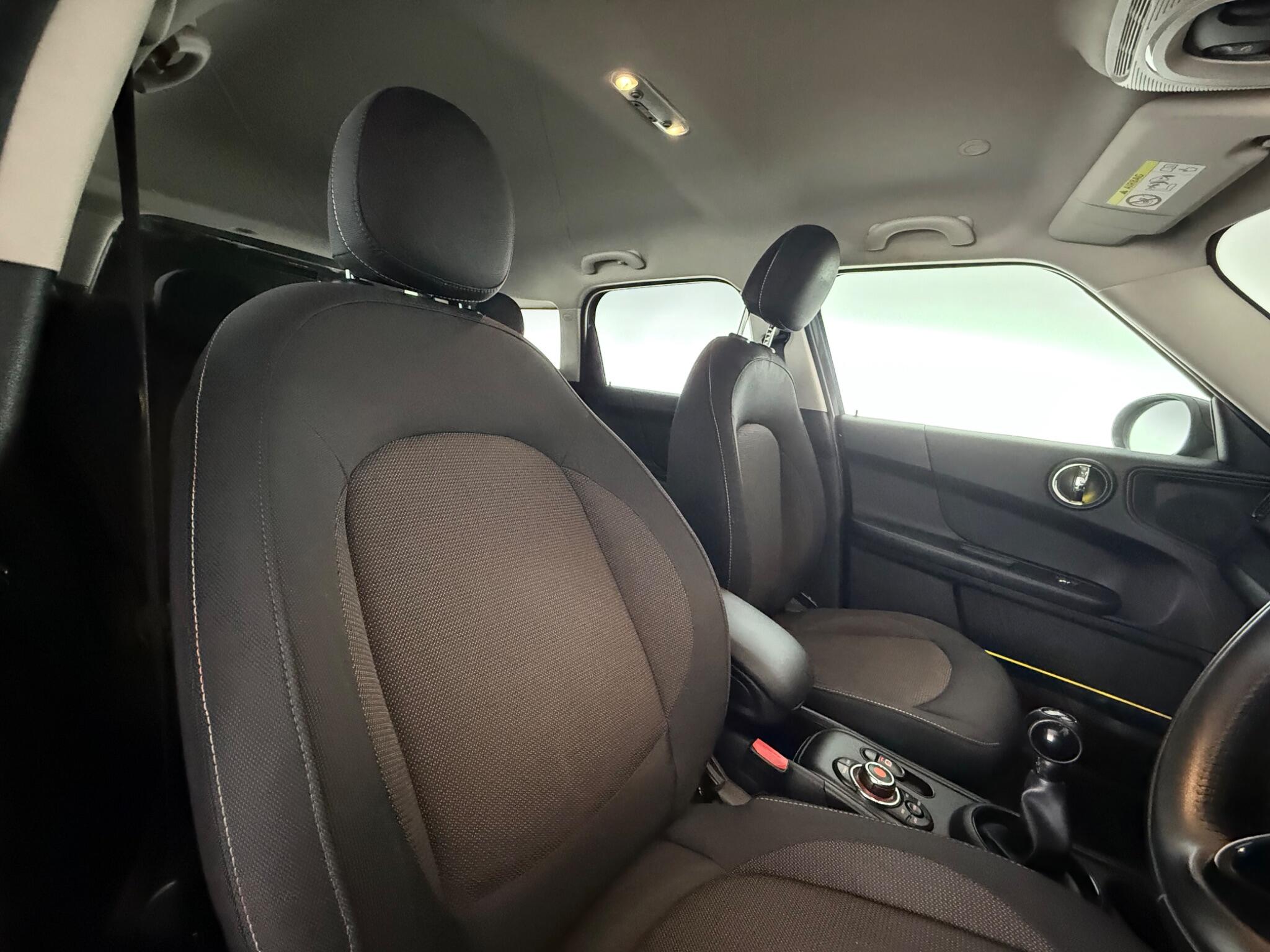 Mini Countryman view 29