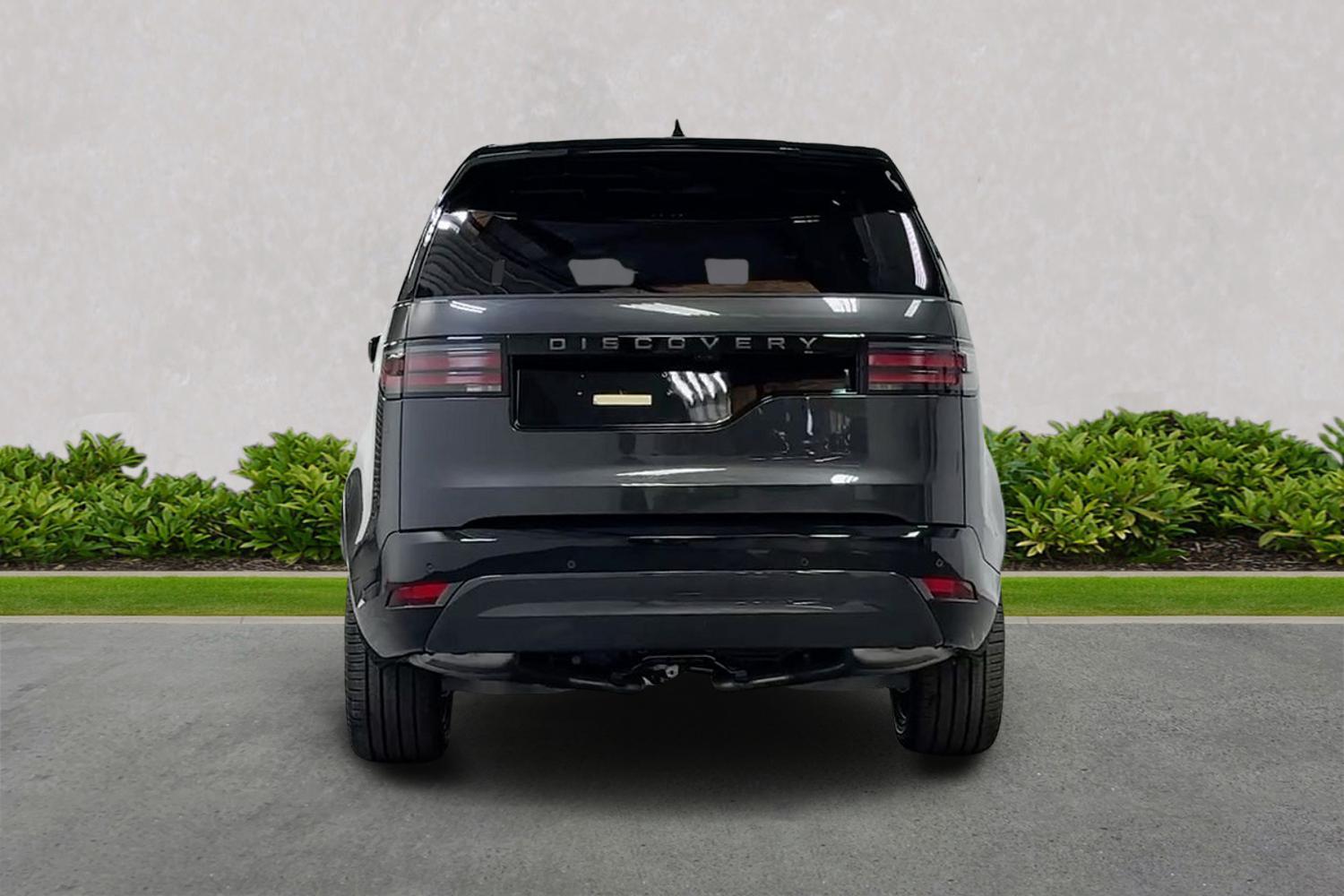 Land Rover Discovery view 4