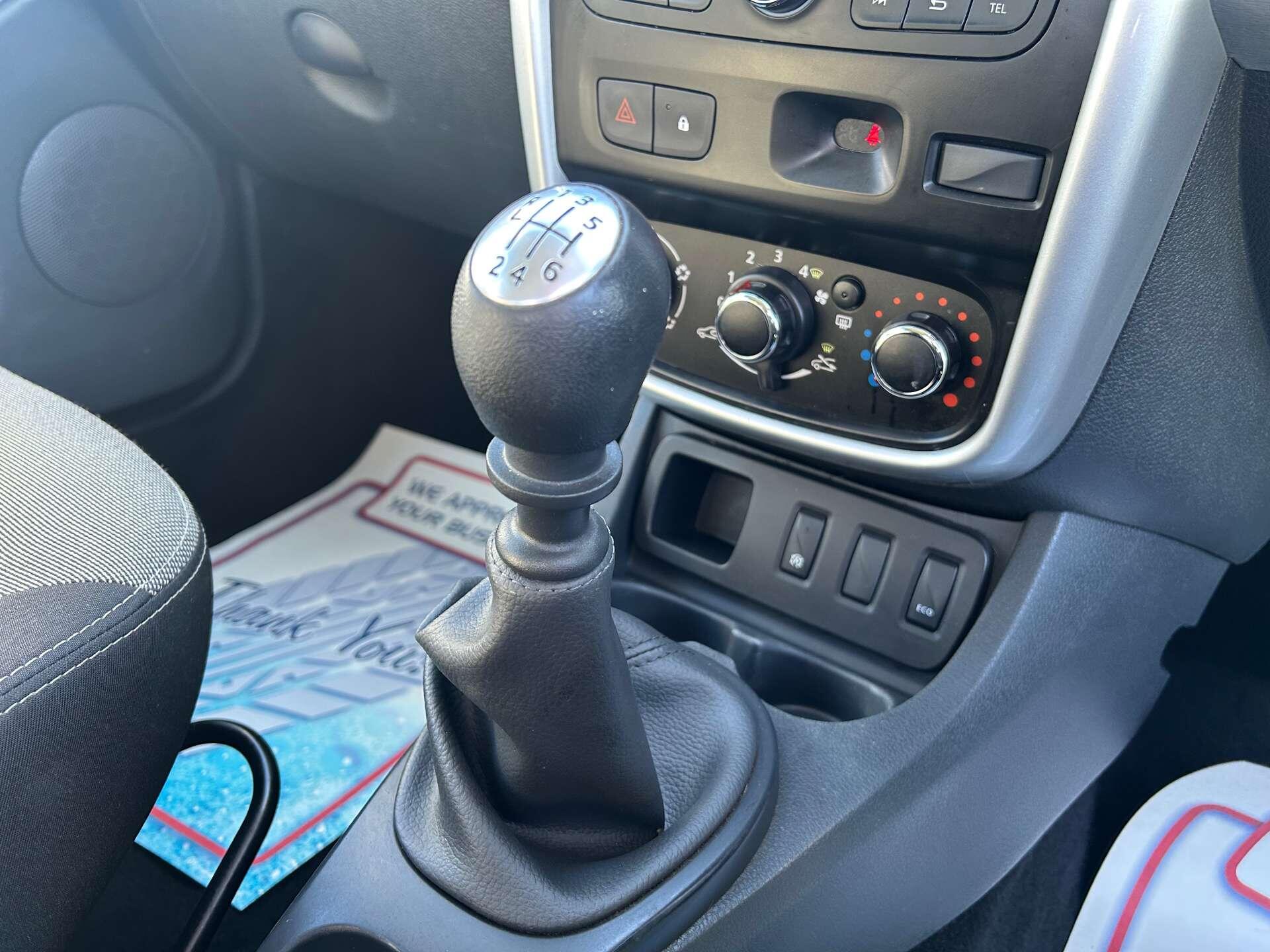 Dacia Duster view 27