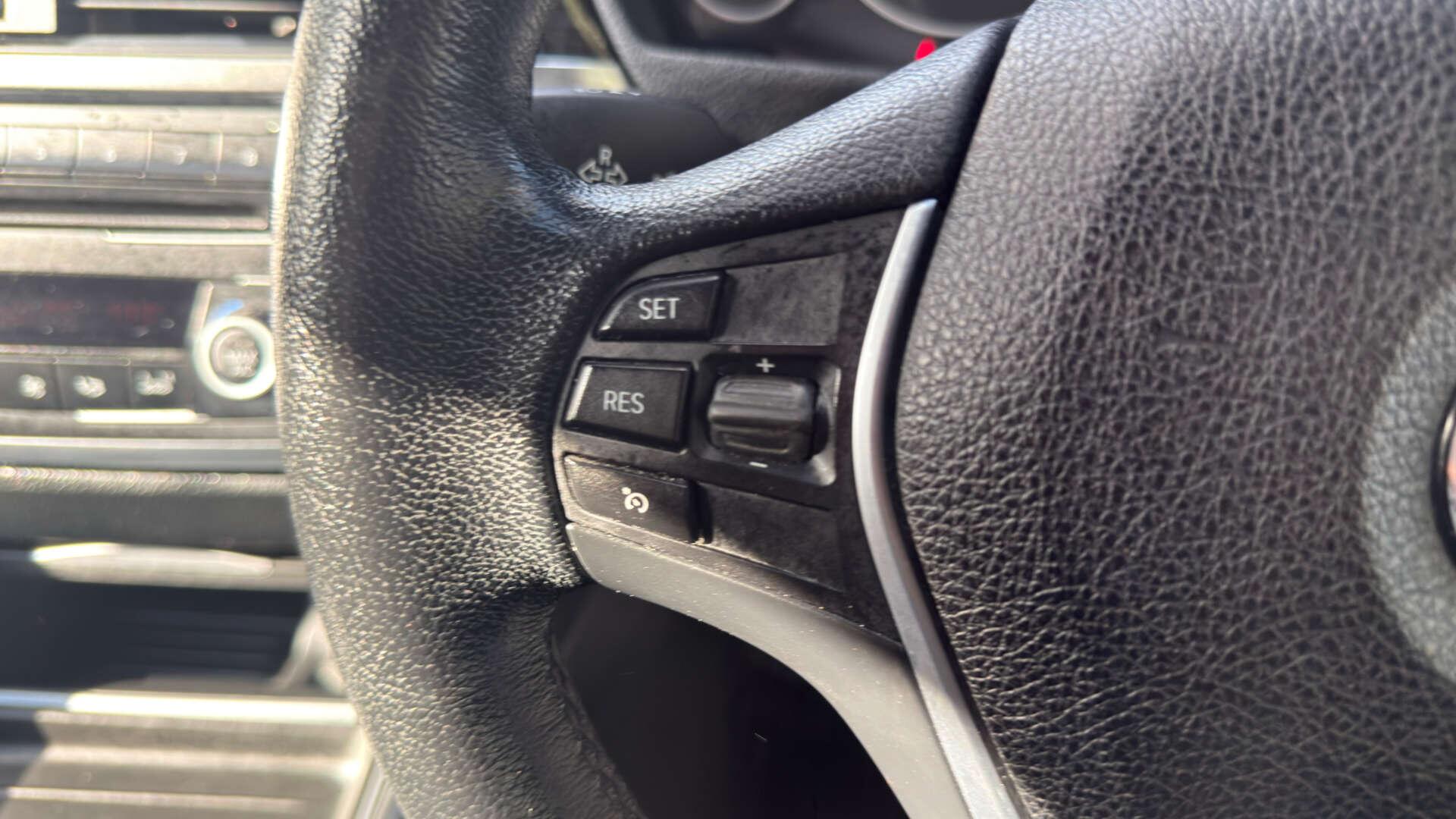 BMW 3 Series view 17