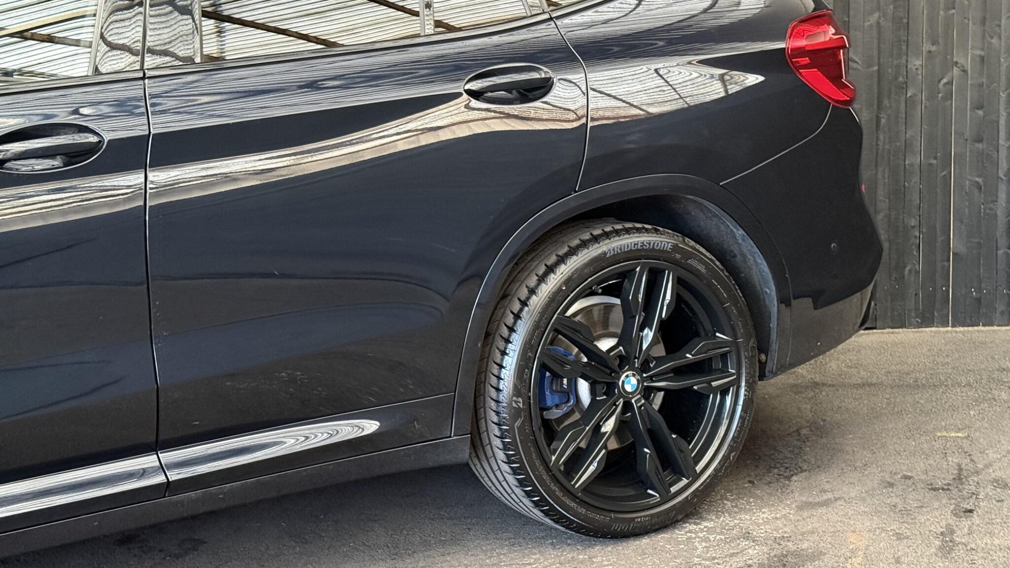 BMW X3 view 11